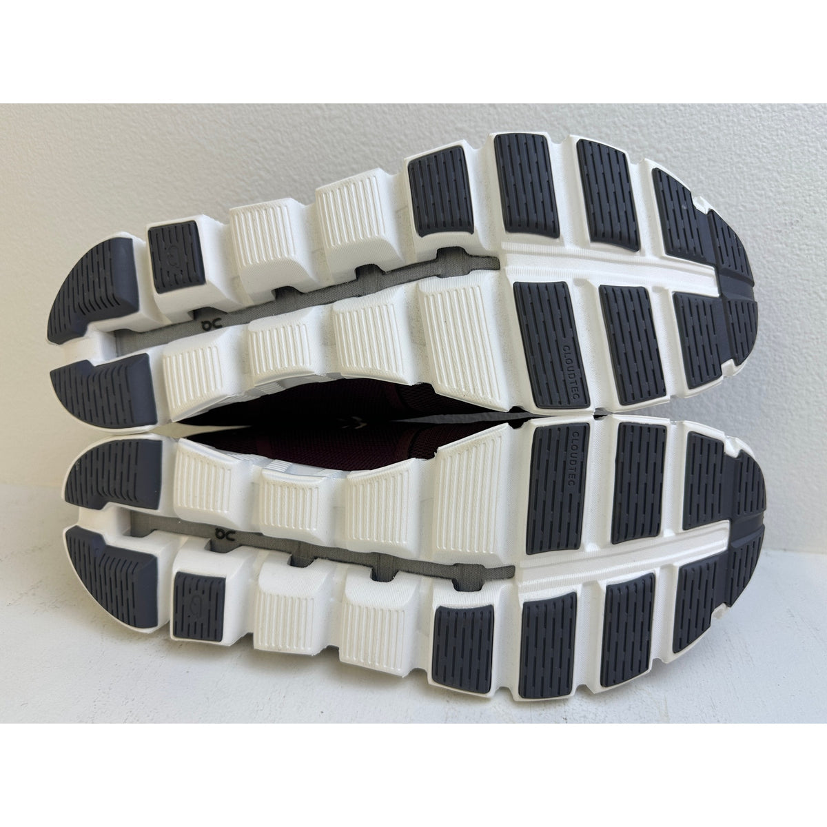 On Cloud 5 Running Shoes Mulberry / Eclipse Men's Sz 12.5