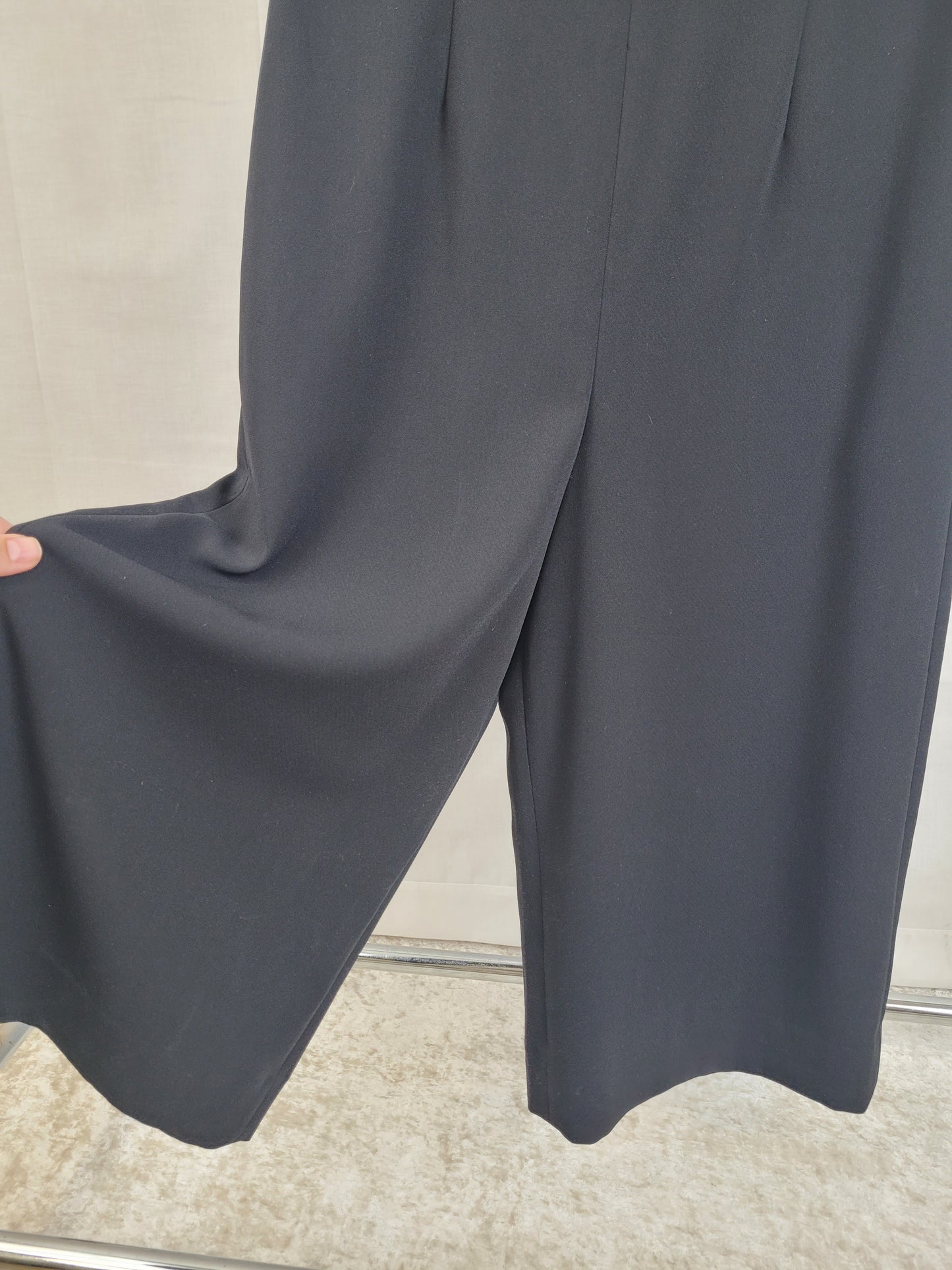 St. John Classic Stretch Cady V-Neck Jumpsuit Romper Black Sz 6 Retail $895