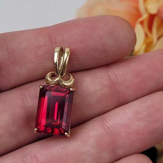 Large Simulated Ruby & 10K Yellow Gold Pendant