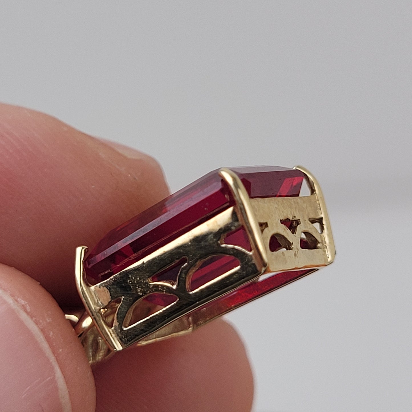 Large Simulated Ruby & 10K Yellow Gold Pendant