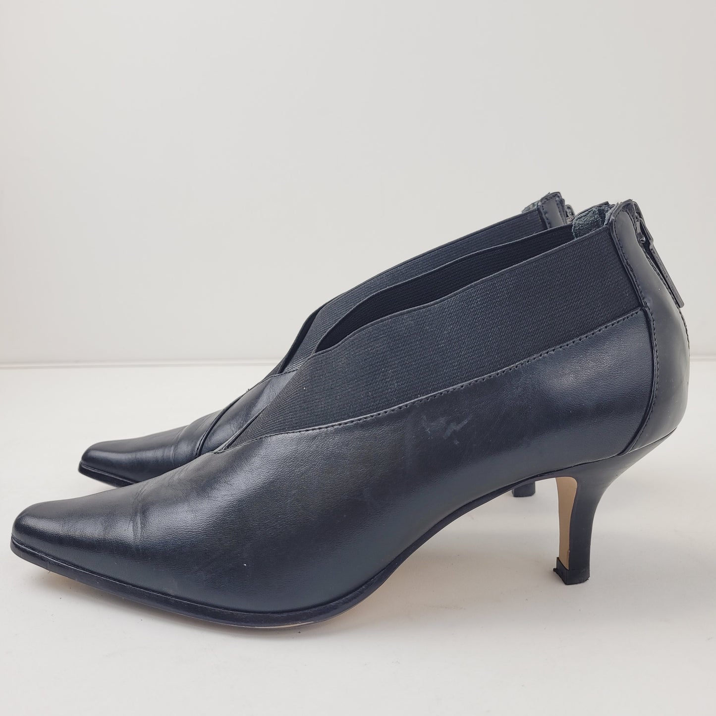 Donald J. Pliner Black Leather Pointed Toe Kitten Heel Shoes Ankle Booties Sz 7M