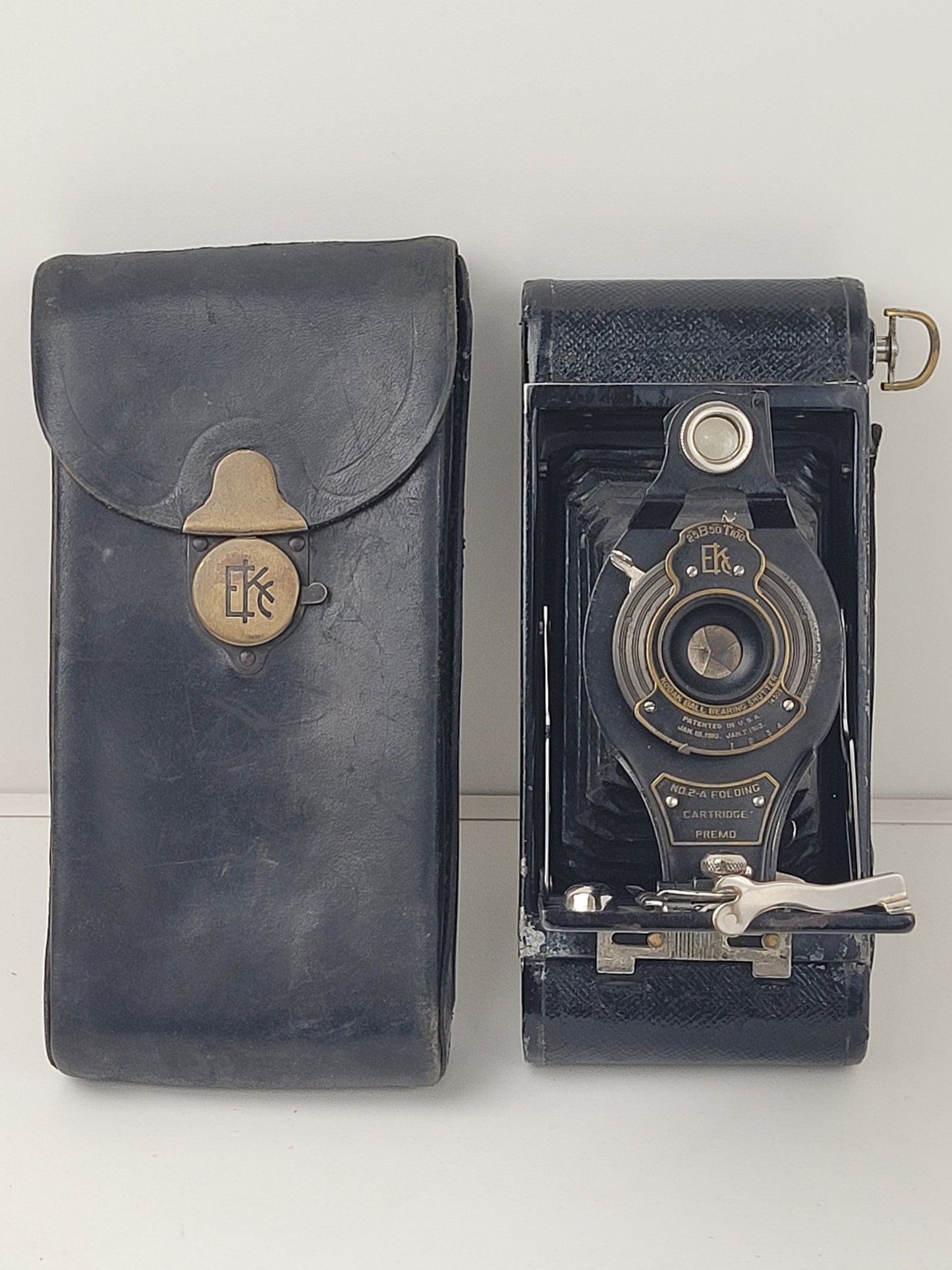Antique 1910 Kodak Ball Bearing Shutter No. 2-A Folding Camera with Leather Case (Untested)