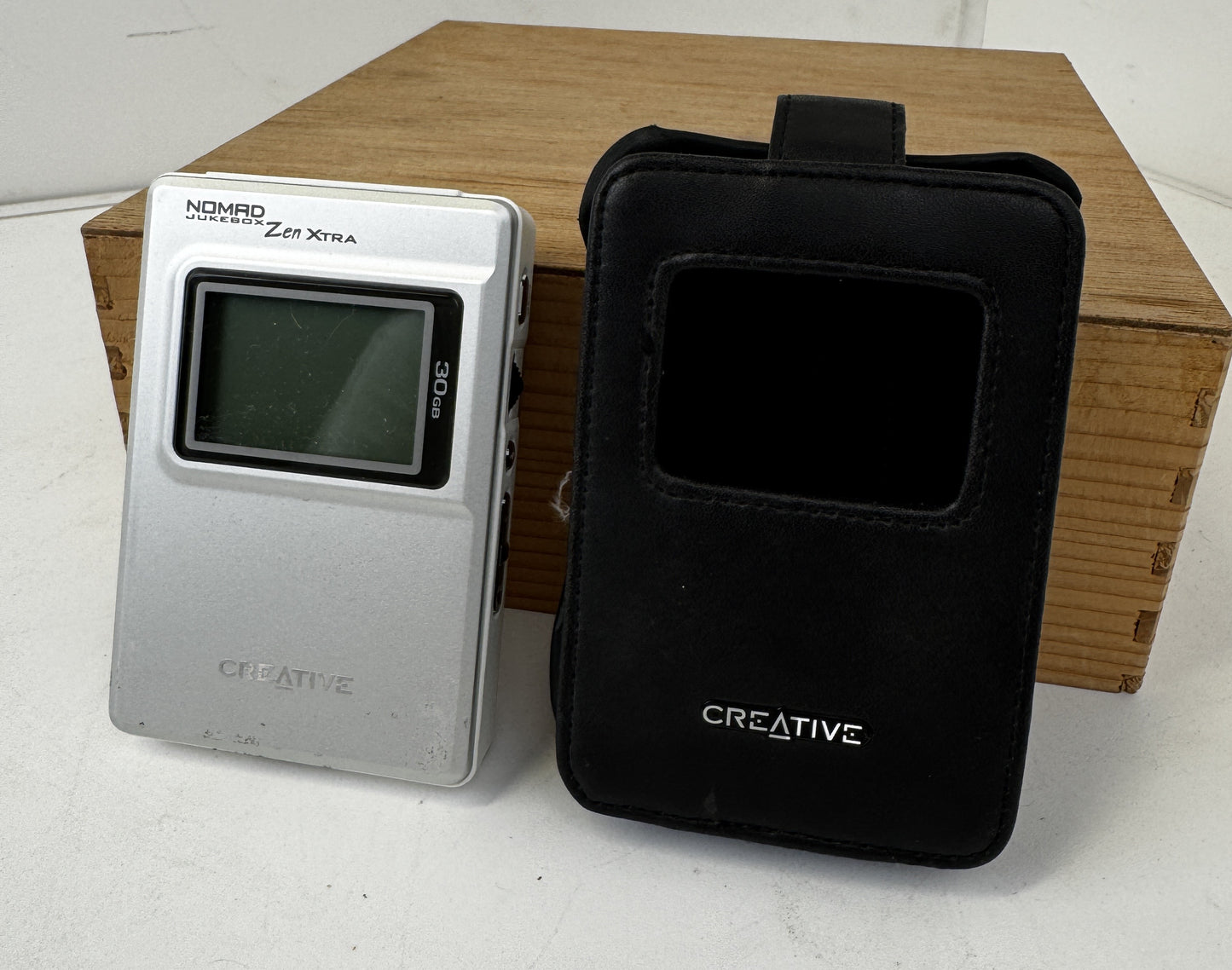 Creative NOMAD Jukebox Zen Xtra 30G W/Travel Case (Tested)