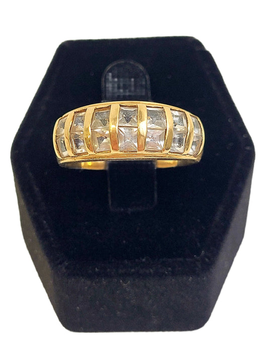 10K Gold Ring w Cubic Zirconia Stones Sz 8 3/4 Weighs .134 oz