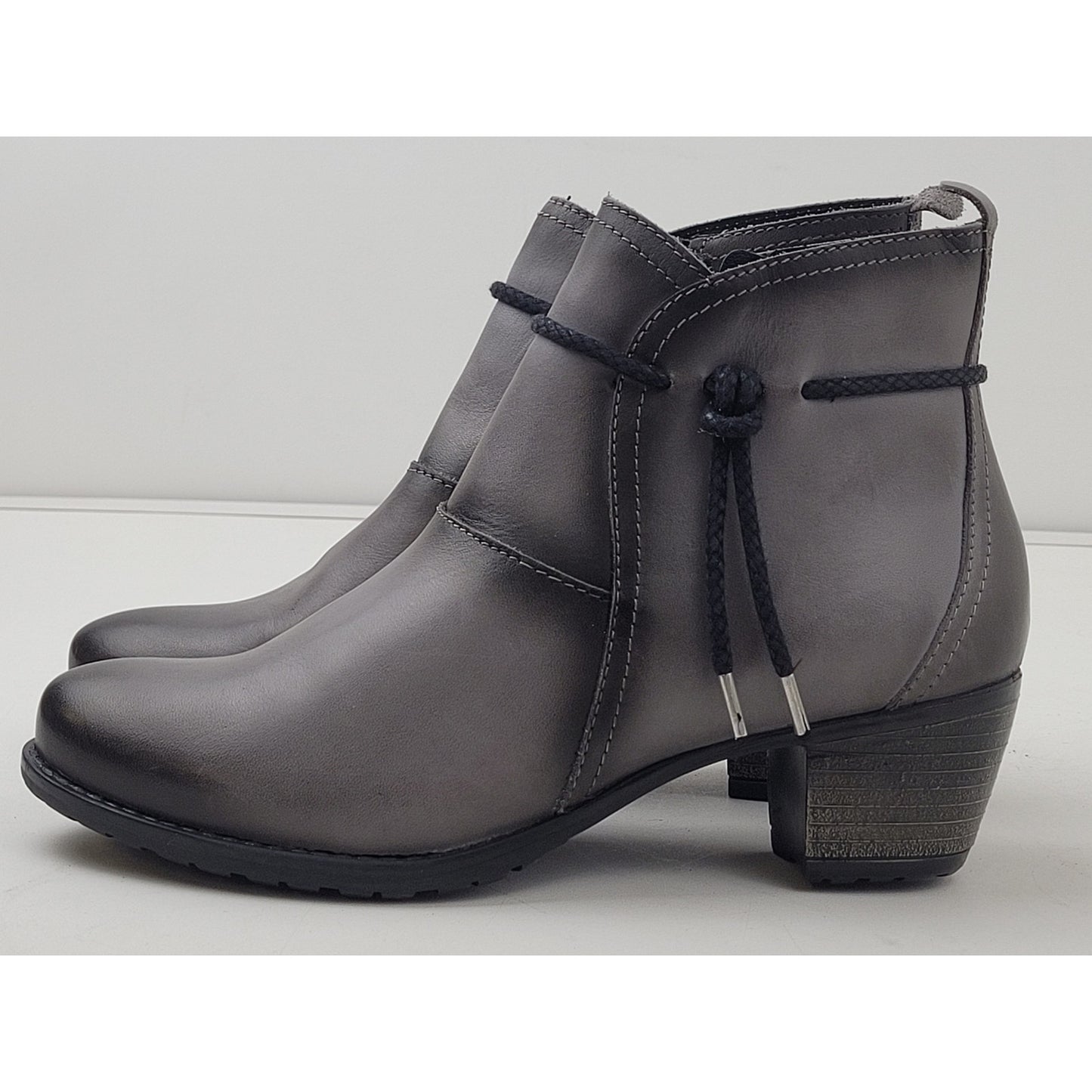 Eric Michael Styled Gray Leather Alexis Boots Women's Sz 37