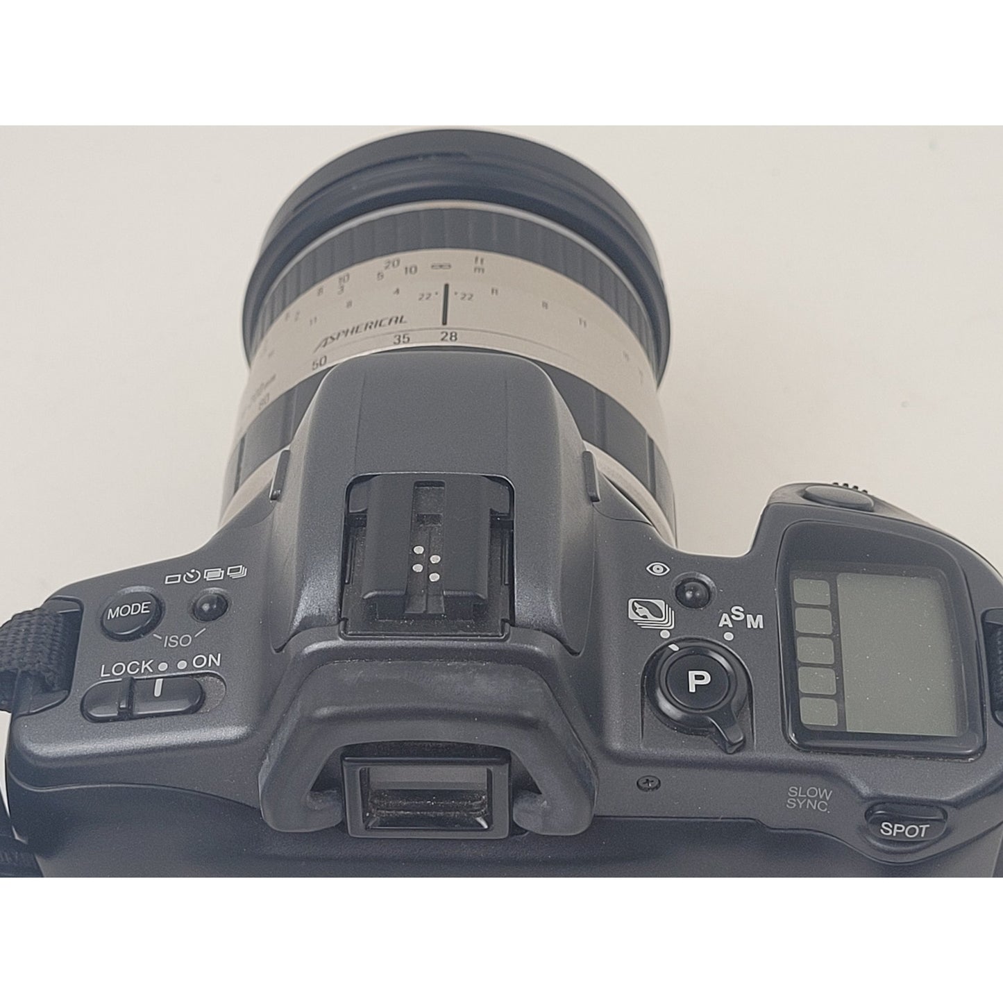 Minolta Maxxum/Dynax 300si 35 mm SLR Film Camera w 28-200mm lens