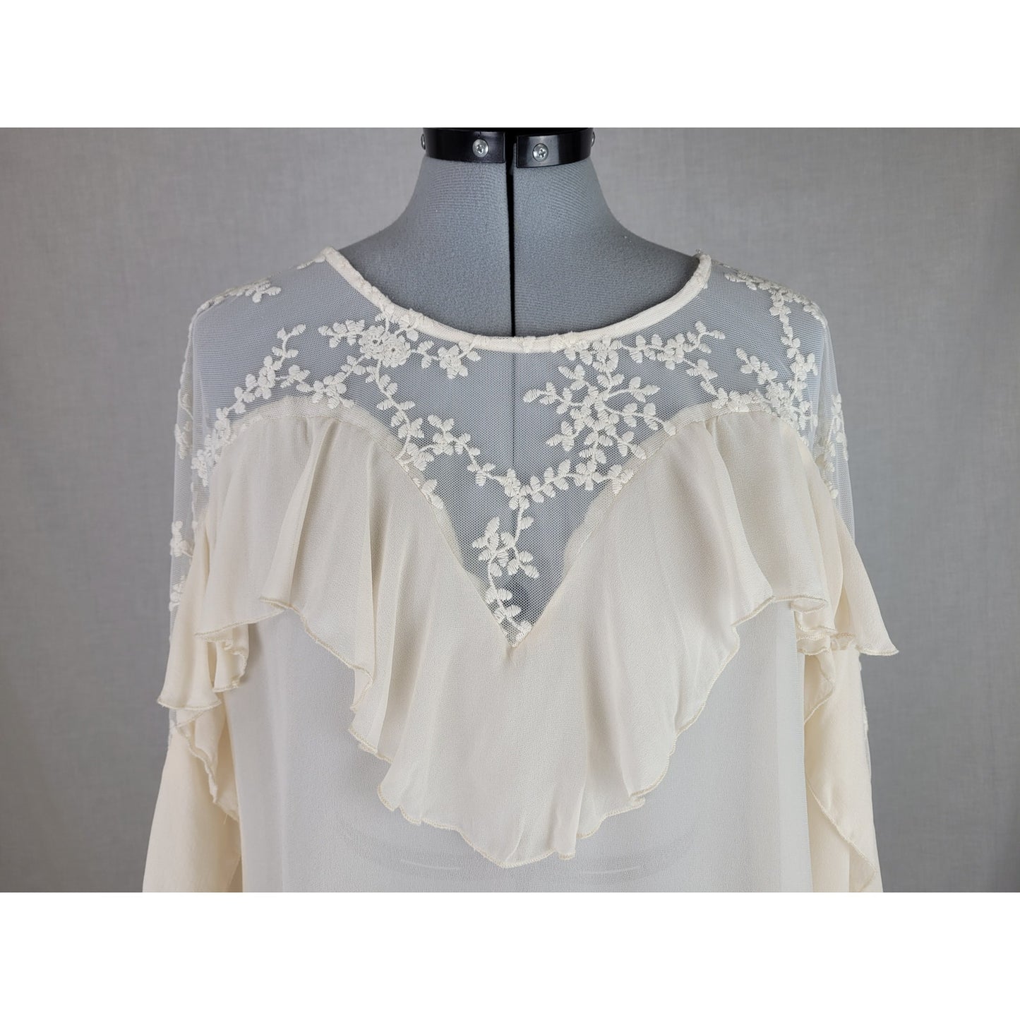 Johnny Was Romantic Cream Ruffled Lace Blouse Size Medium