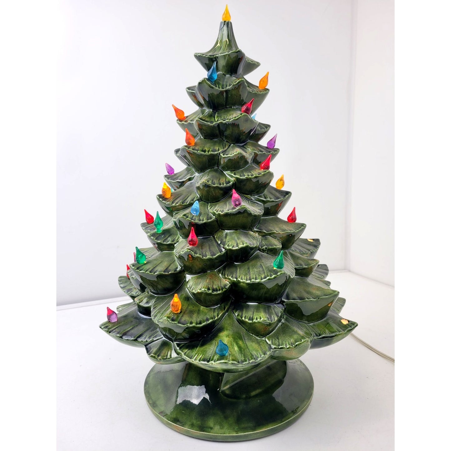 1960s-70s VTG Arnel's Green Ceramic Light-Up Christmas Tree 18"