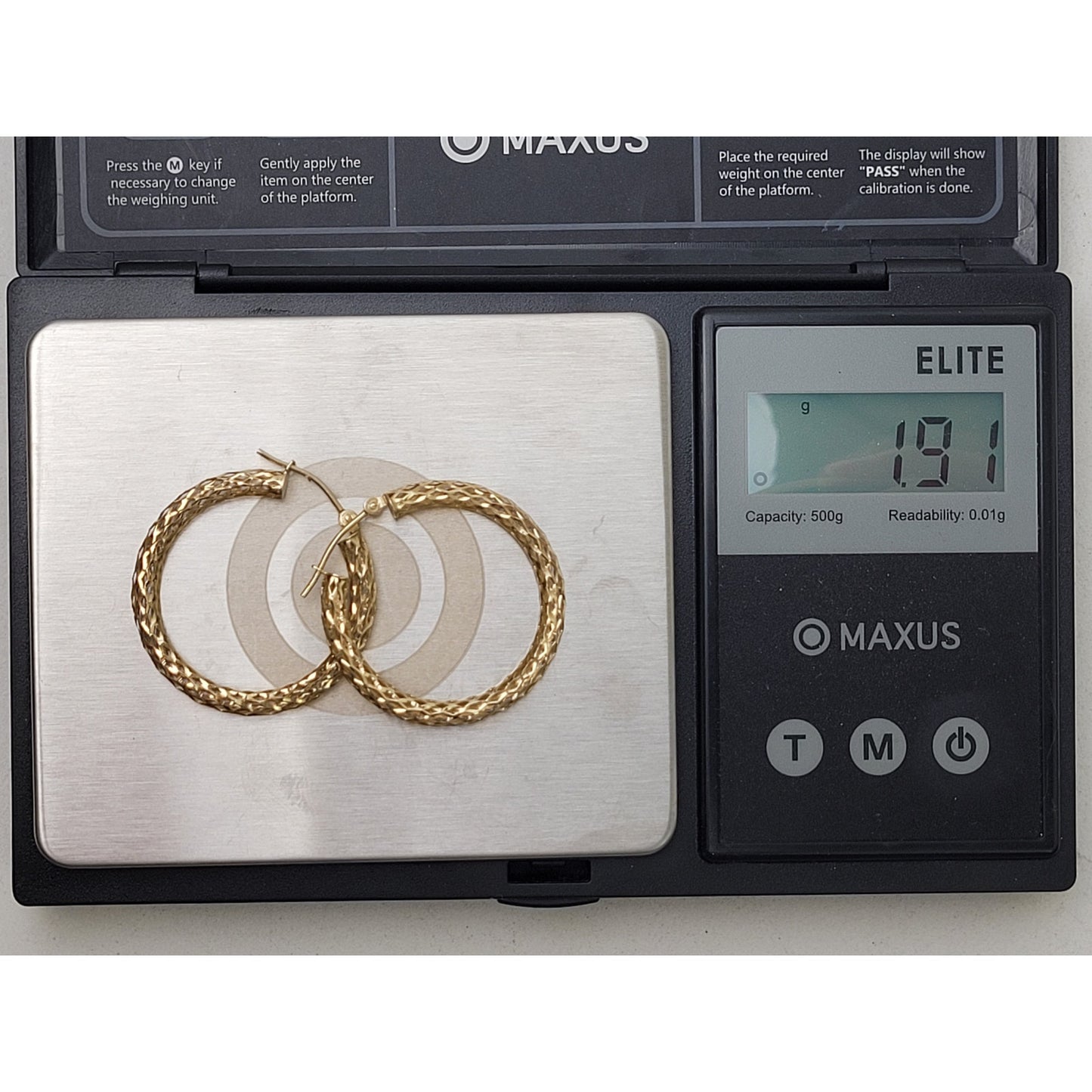 10K Yellow Gold Diamond-Cut Mesh Medium Sized Round Hoops 29mm Diameter