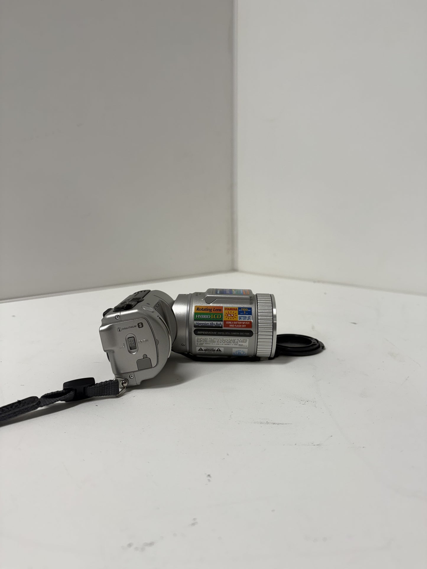 Sony Cyber-Shot DSC-F717