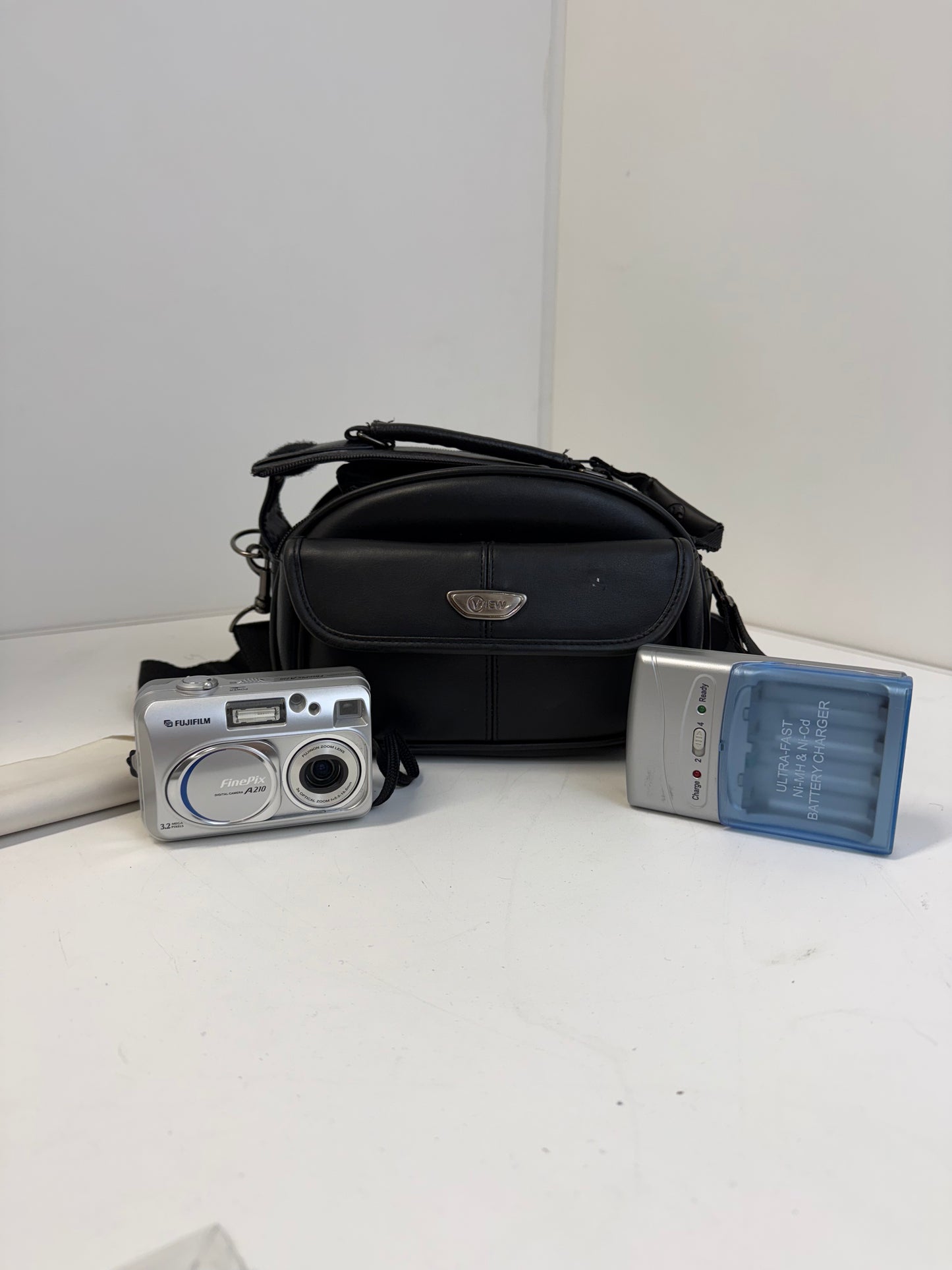 Fujifilm A210 3.2 MP Digital Camera Set