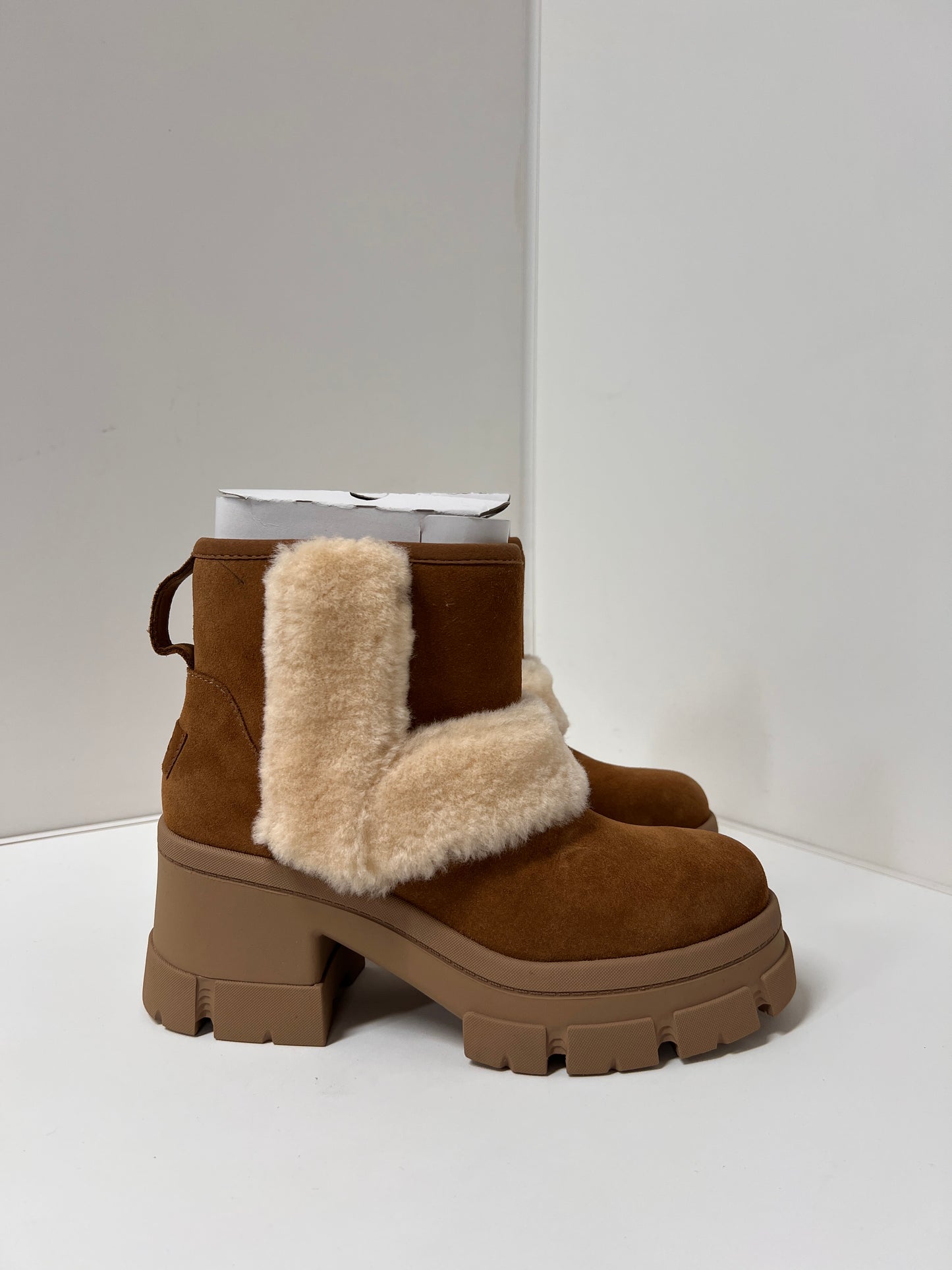 Women's Brooklyn Sunburst UGG Boots Size 9 NEW