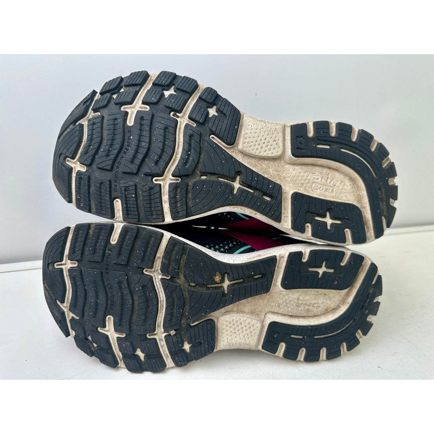 Brooks Ghost 14 Black/Pink/Yucca Sneakers Women's Sz 7.5