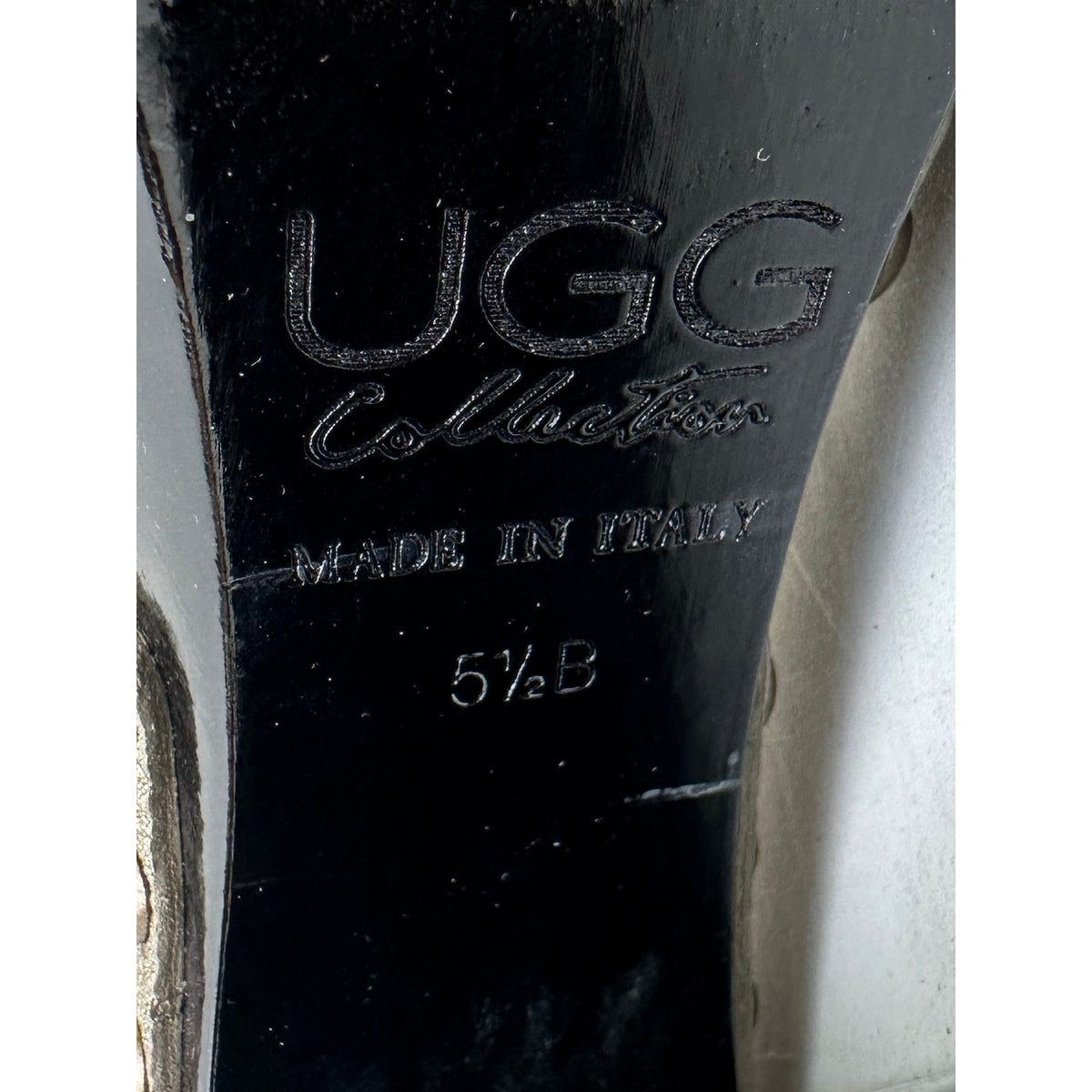 UGG Collection Amadora Metallic Gold Leather Studded Clog Heels Women's Sz 5.5