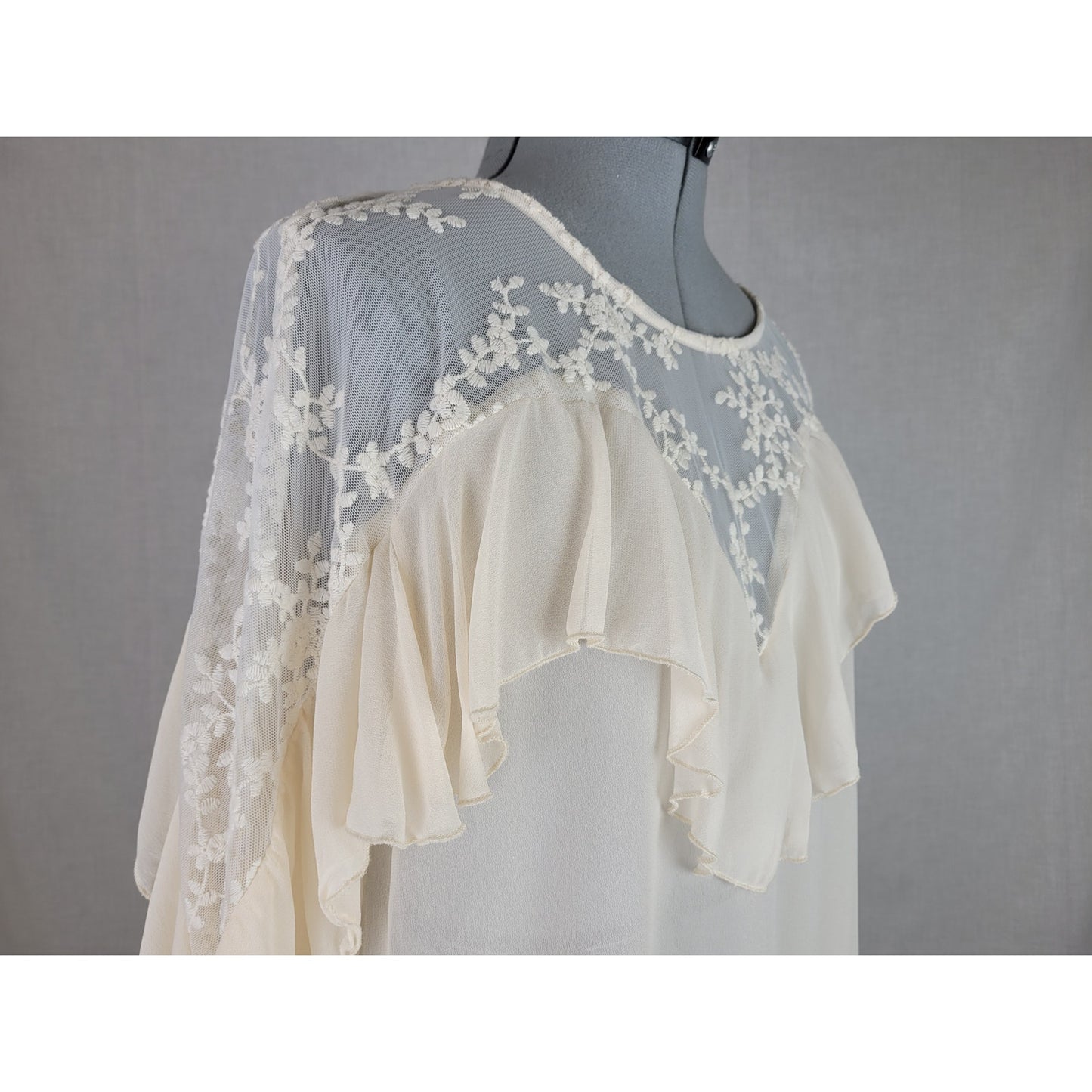Johnny Was Romantic Cream Ruffled Lace Blouse Size Medium