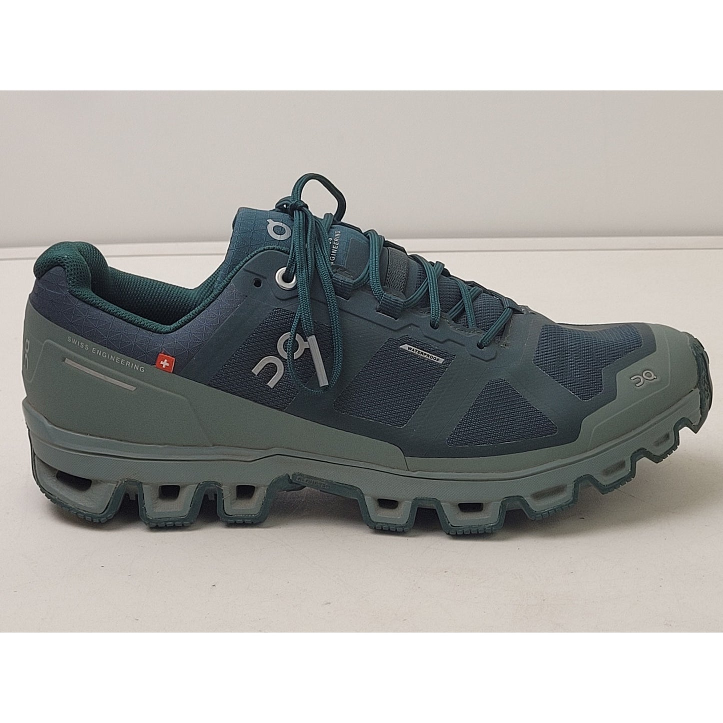 On Running Cloudventure Waterproof Trail Shoes Dark Green Women's Sz 9