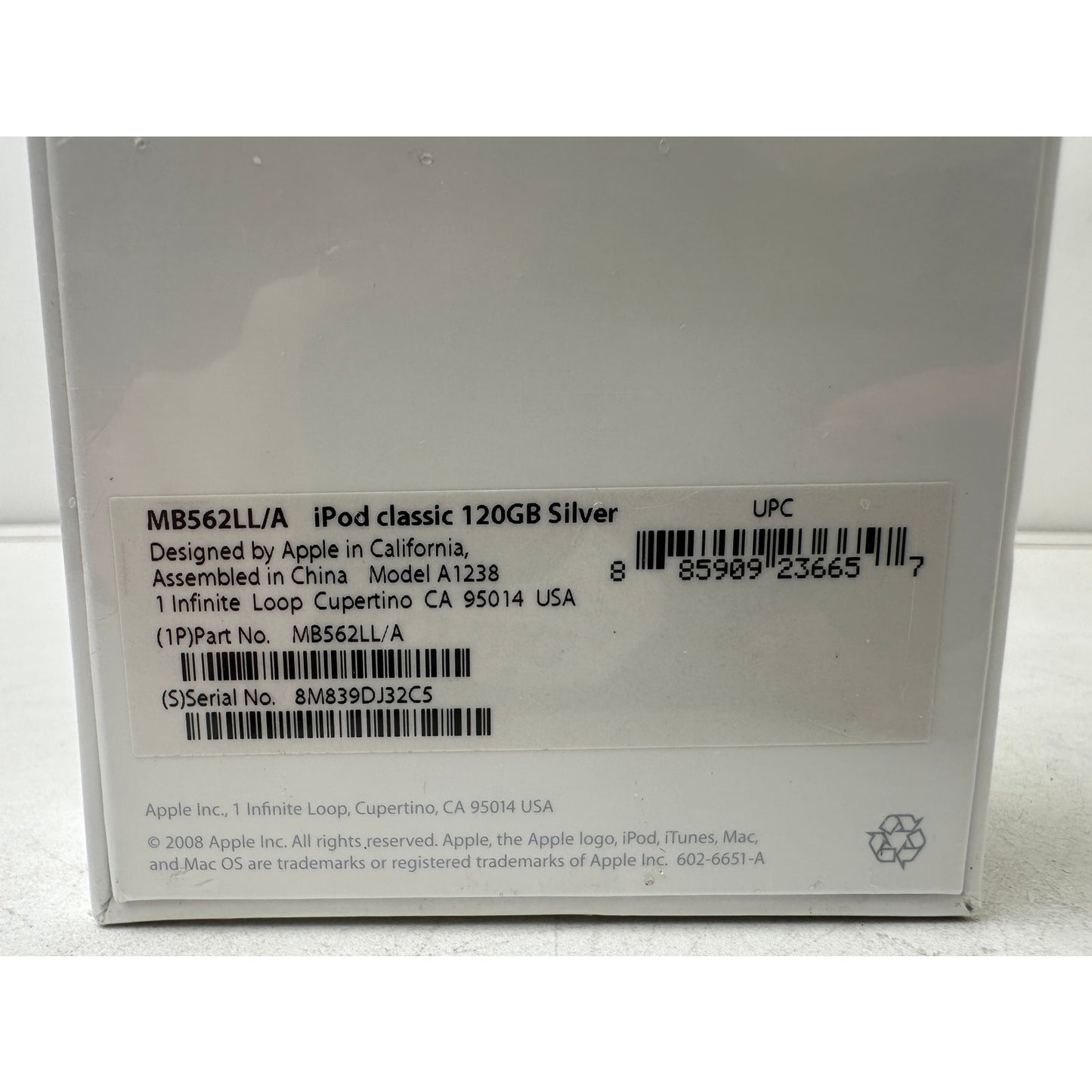 New Sealed Apple iPod Classic 7th Generation 120GB Silver MP3 Player