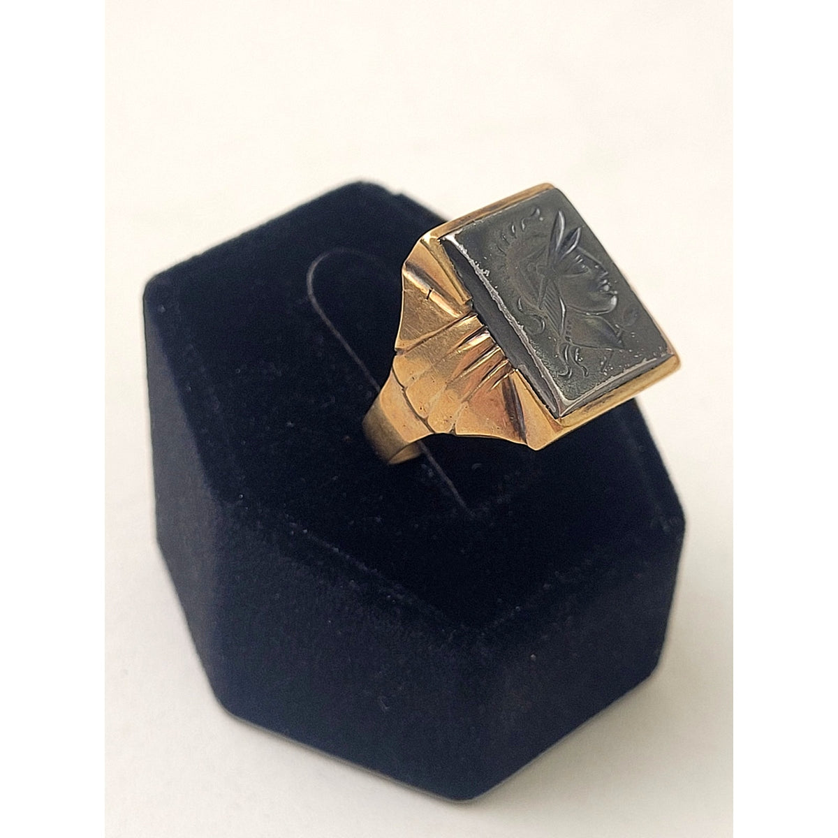 Vintage 9K Yellow Gold Men's Signet Ring Hematite Stone Soldier Sz 9 | 5.83 g