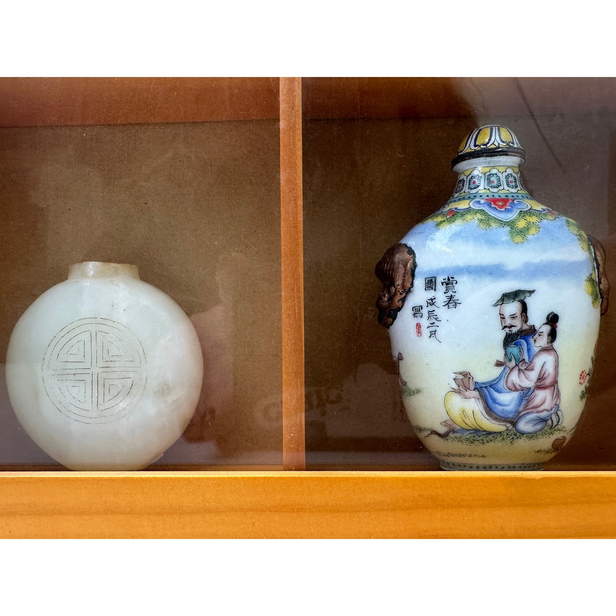 VTG Chinese Hand Painted Snuff Bottle Collection in Wooden Shadow Box