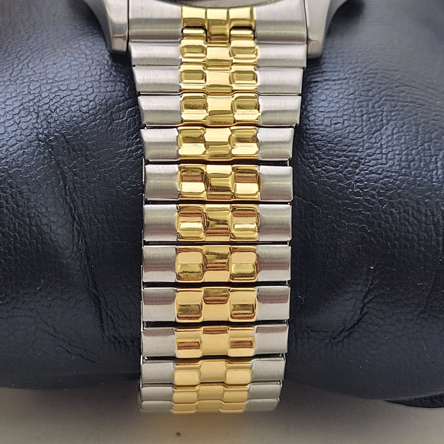 Citizen Quartz Stainless Steel Watch Stretch Band Silver & Gold 1102-S056039