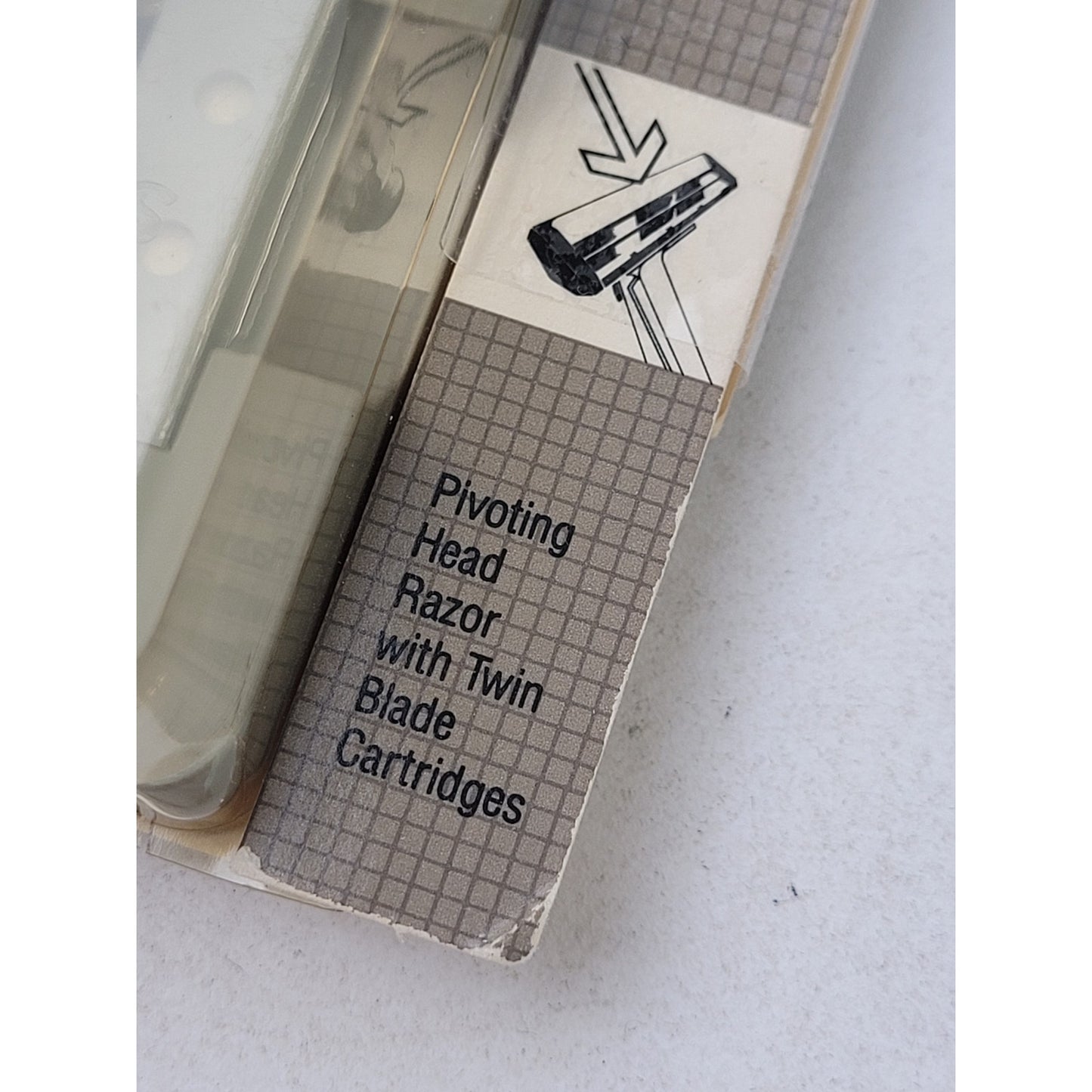 Vintage 1980s Gillette Atra Plus Metal Razor w 6 Cartridges