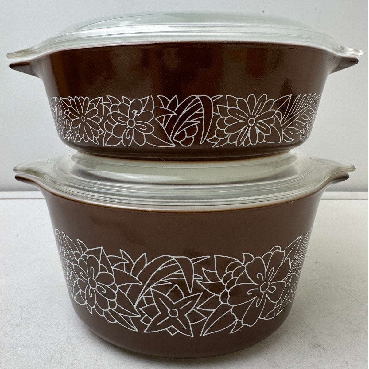 VTG Pyrex Mixed Casserole Set - Woodland Brown & Floral Butterfly Gold W/ Lids
