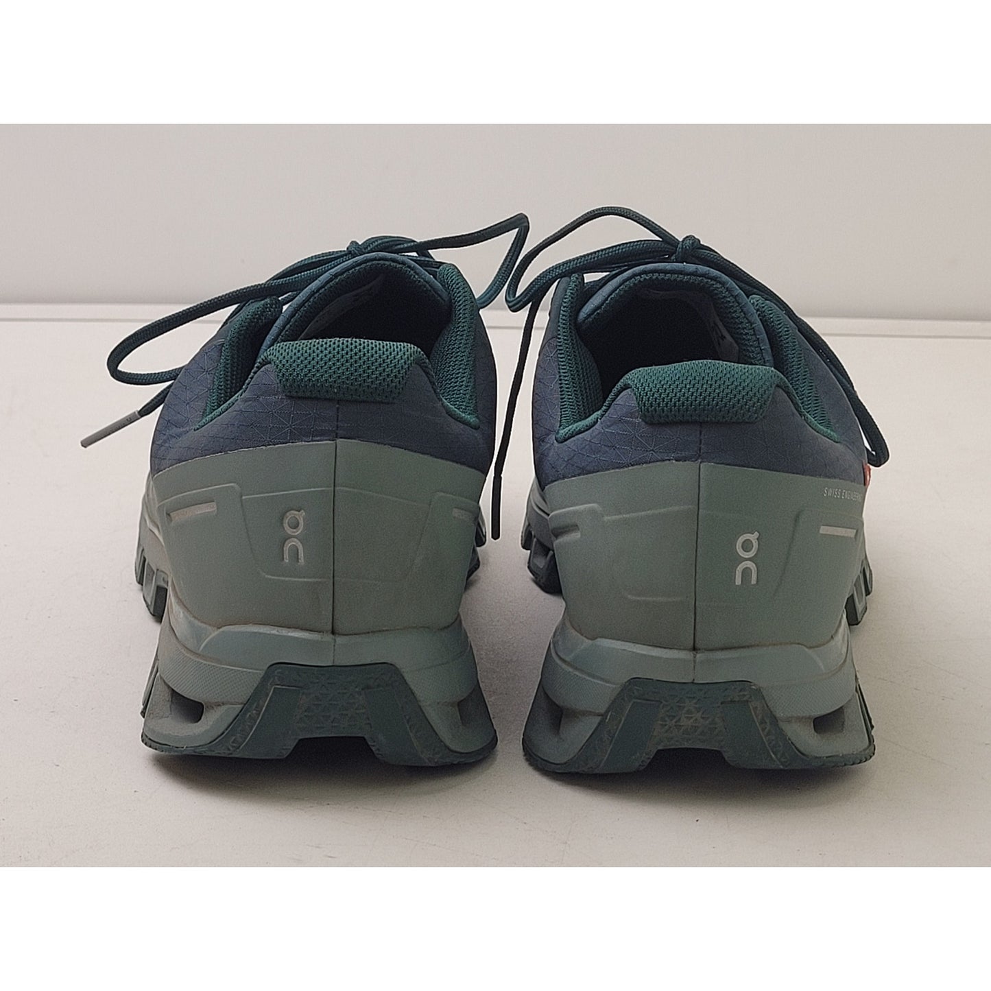 On Running Cloudventure Waterproof Trail Shoes Dark Green Women's Sz 9