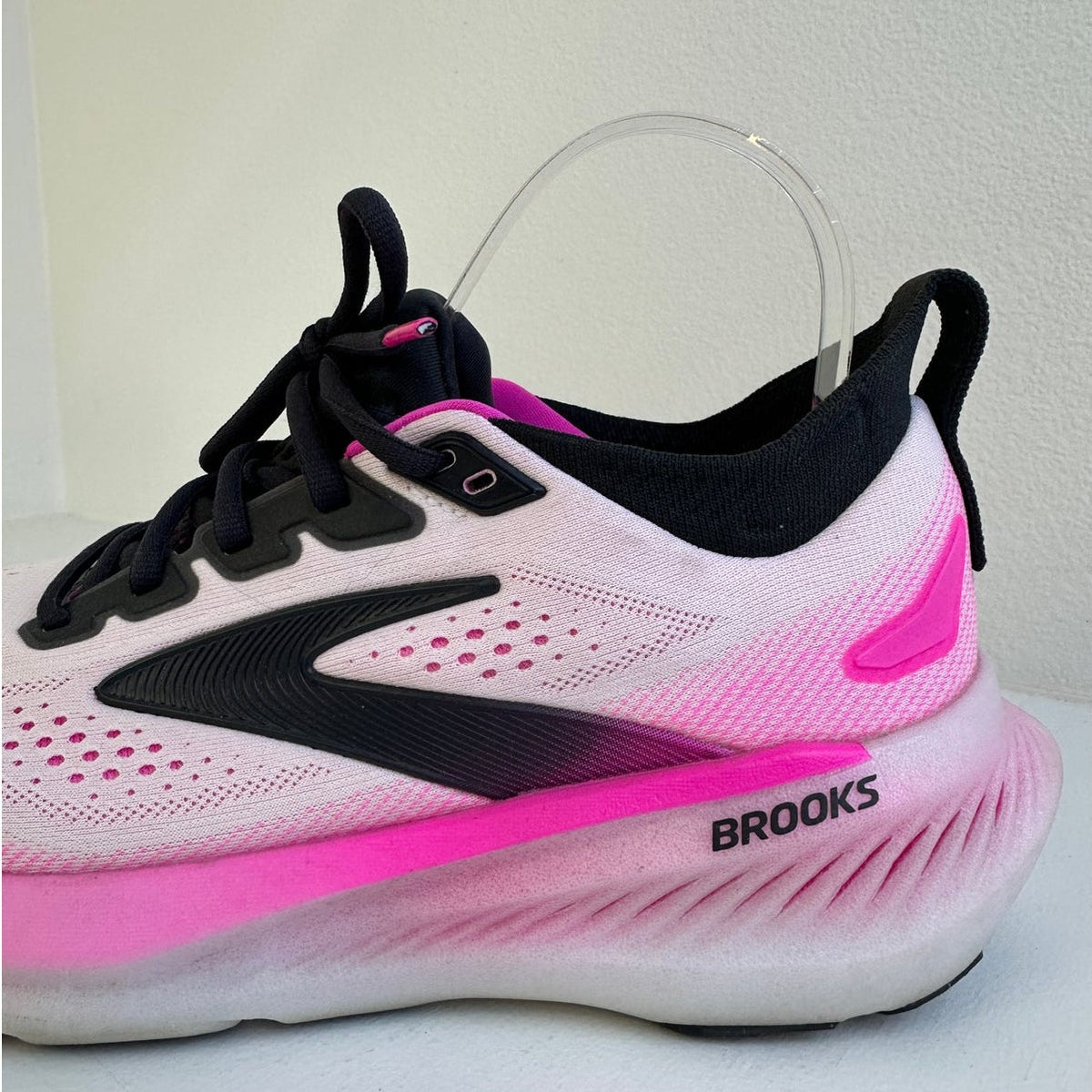 Brooks Glycerin 23 White Cyber Pink Max Cushion Running Shoes Women's Sz 8.5
