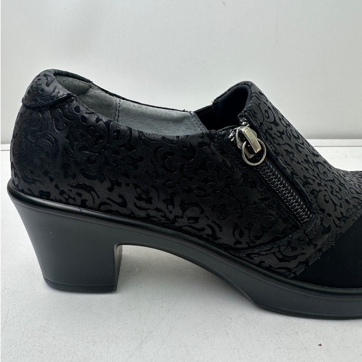 Alegria Hayden Black Floral Embossed Leather Shoes Women's Sz 36