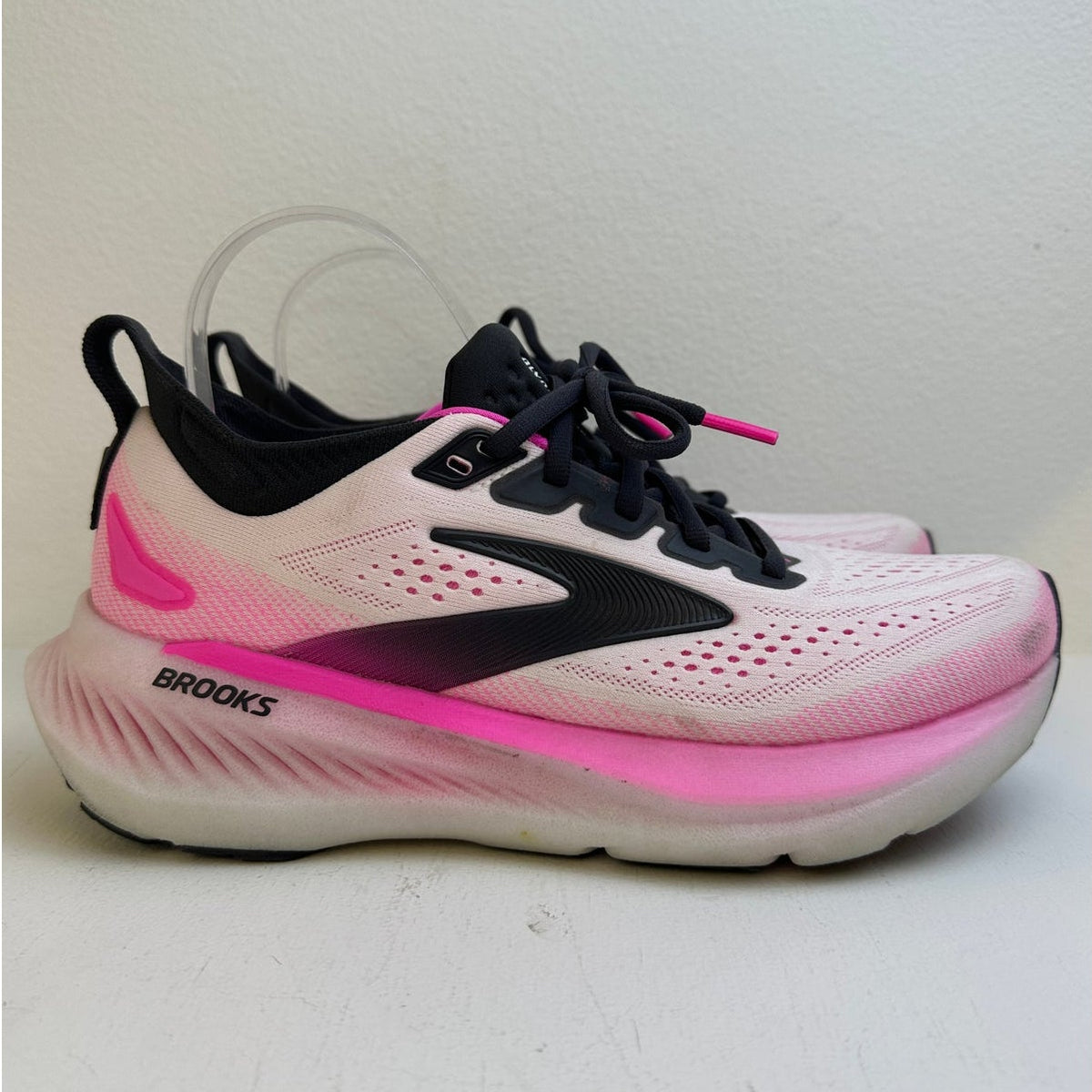 Brooks Glycerin 23 White Cyber Pink Max Cushion Running Shoes Women's Sz 8.5