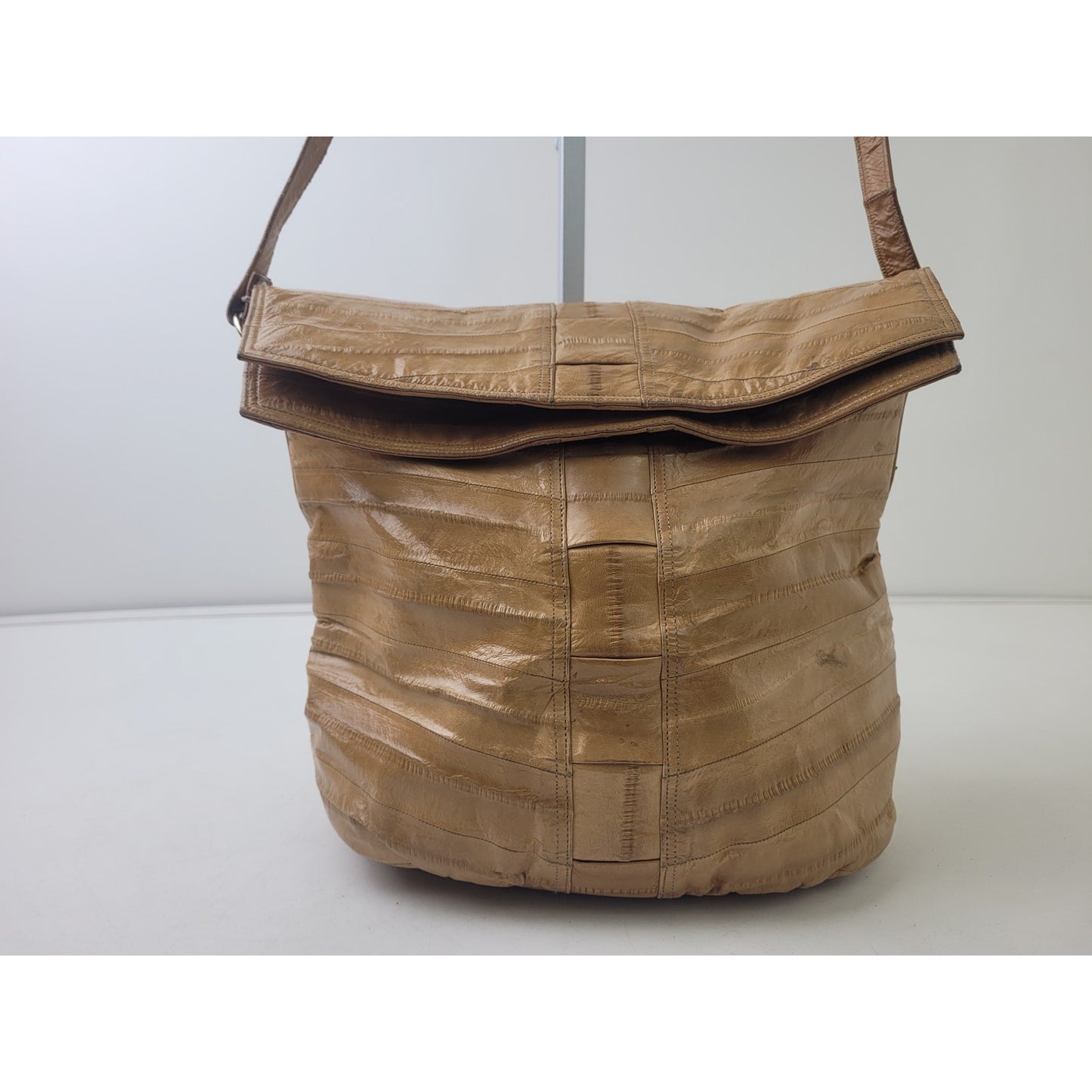 Vintage 1980s Tan Eel Skin Hobo Bucket Bag Medium Size Purse