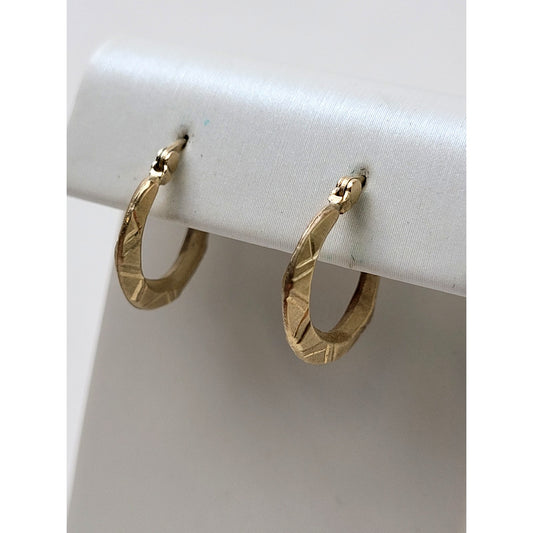 10K Yellow Gold Huggie Hoop Earrings w Geometric Design | .64 grams