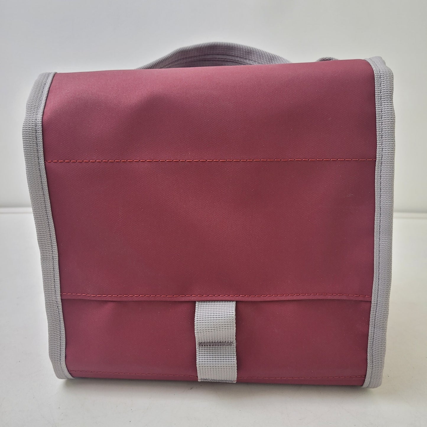 YETI Daytrip Lunch Bag in Wild Vine Red 6 QT Cooler EUC