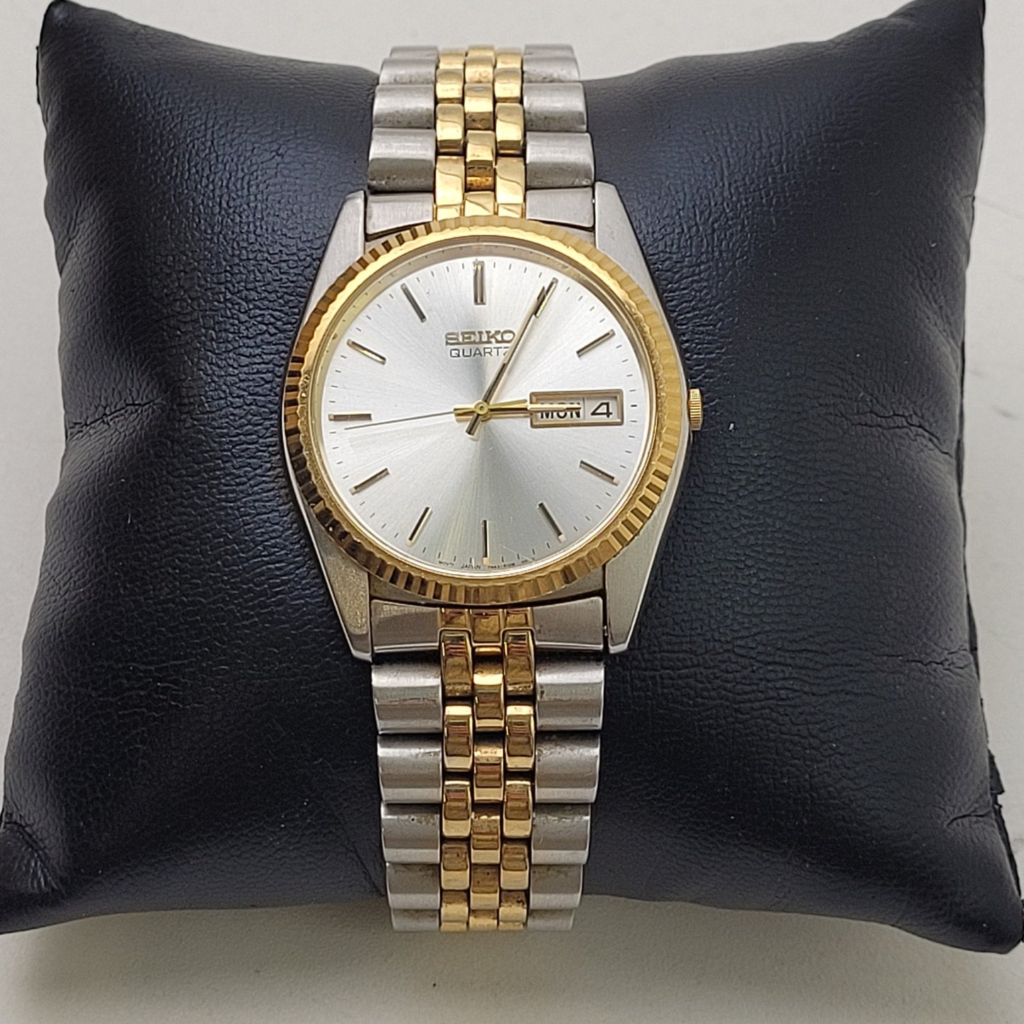 VTG Seiko Gold & Silver President Quartz 7N43-8111 White Dial Day Date | Works