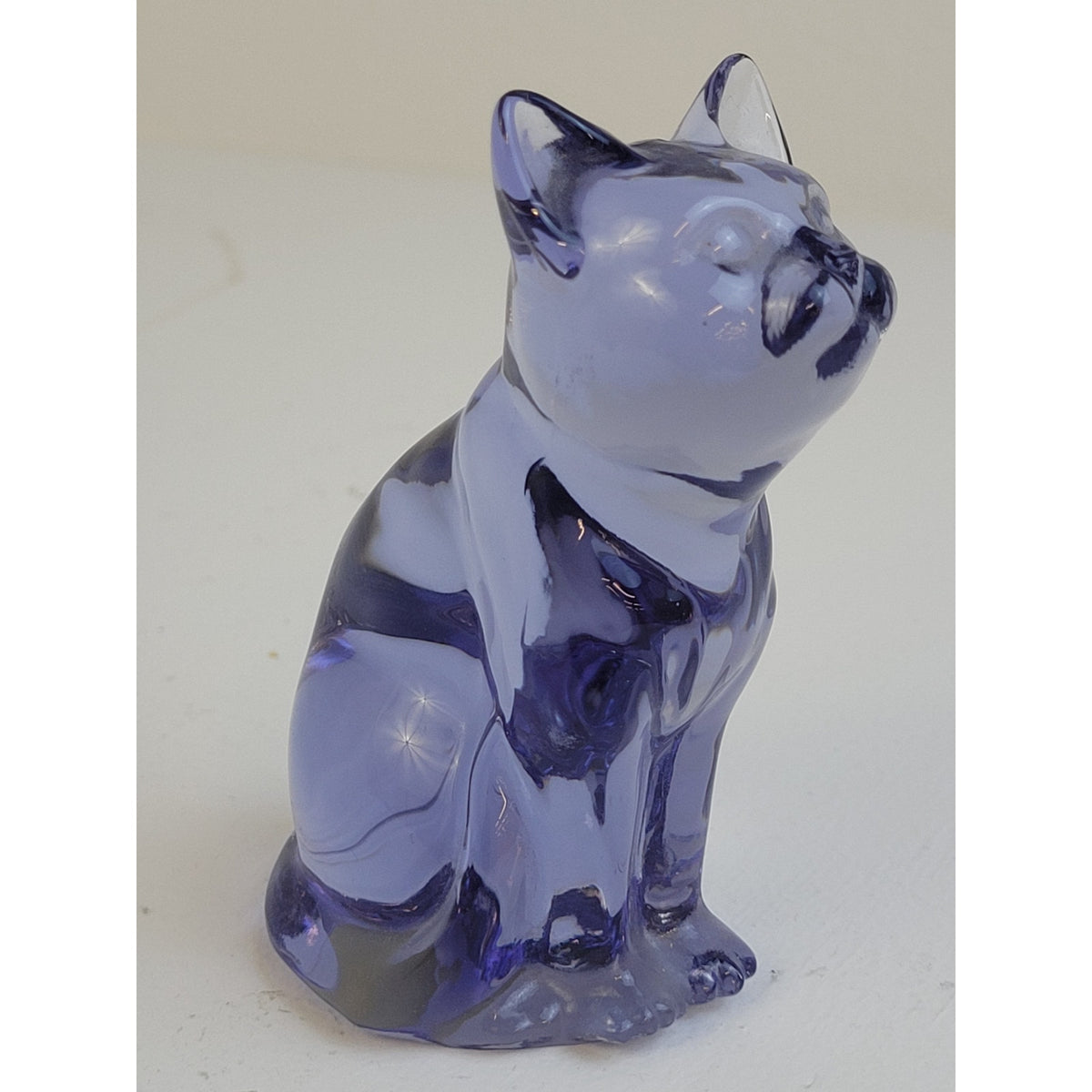 Vintage Fenton Glass Amethyst Light Purple Sitting Cat Figurine