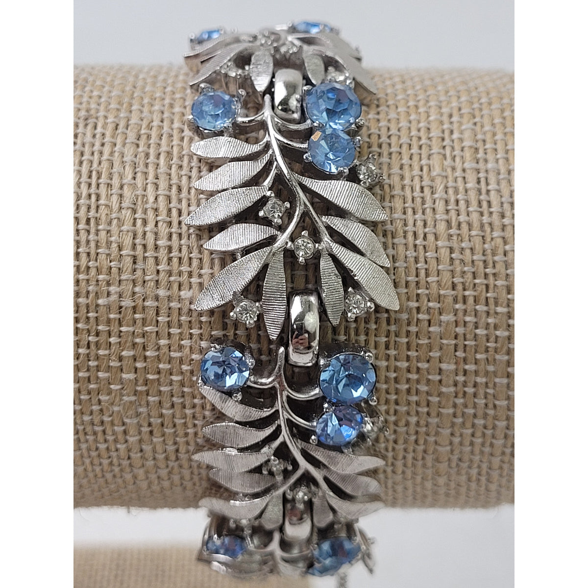 Vintage Jewels by Trifari Silver-Tone Laurel Leaf Blue Rhinestone Bracelet NWT