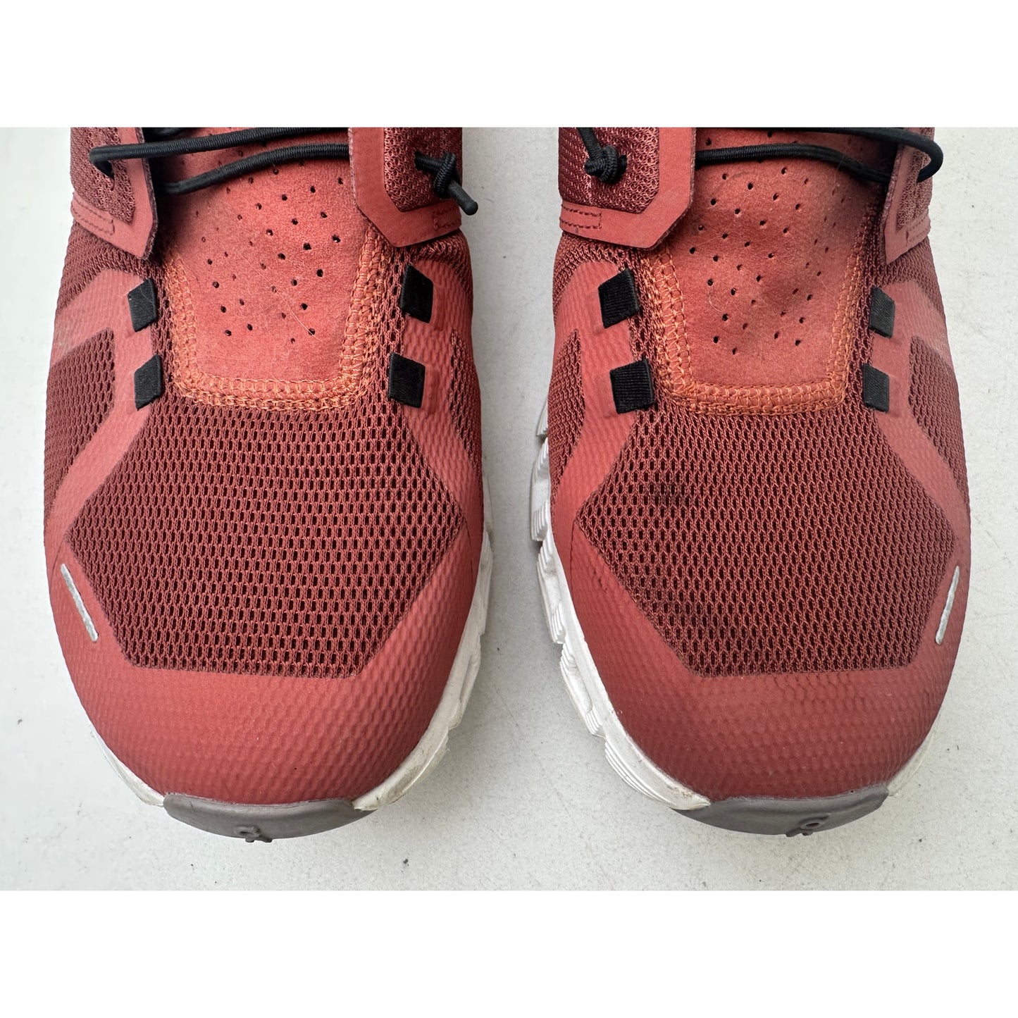 Ruby Rust / Orange On Cloud 5 Running Shoes Men's Sz 10