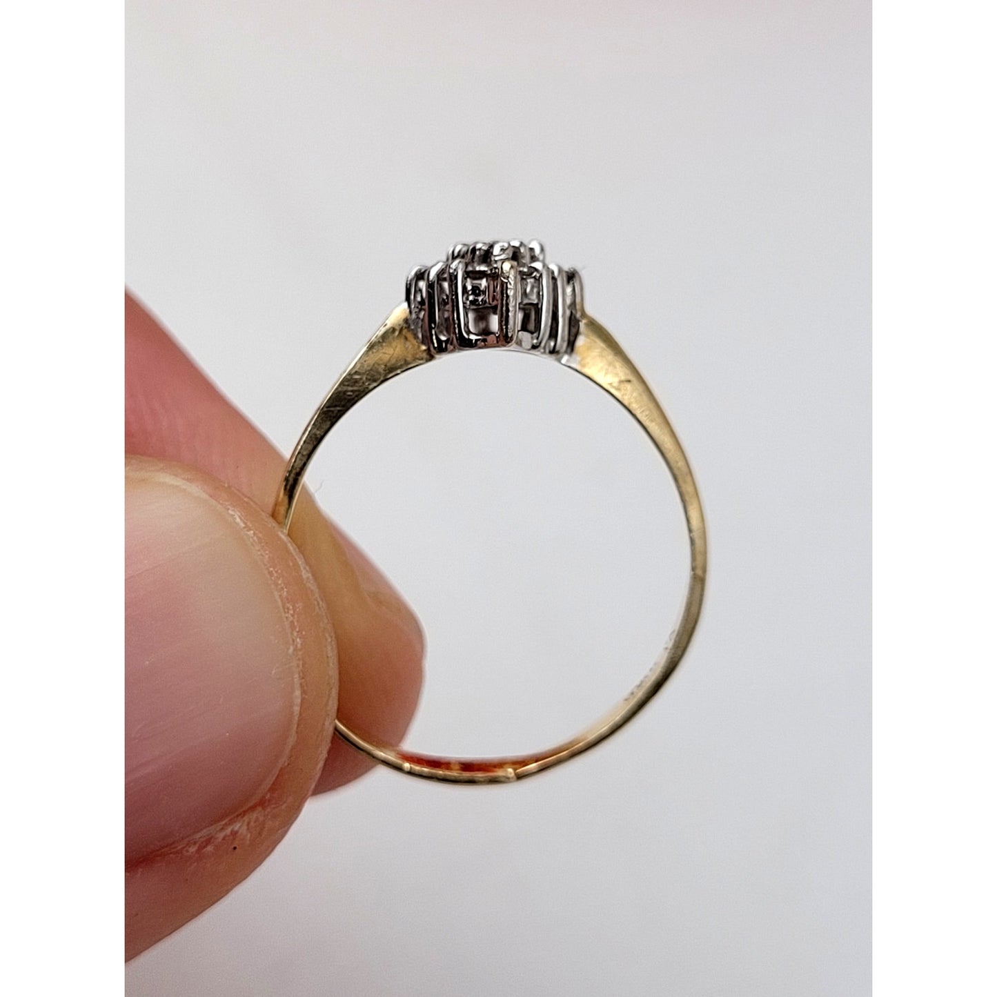 10K Yellow Gold & Diamond Cluster Promise Ring Sz 5