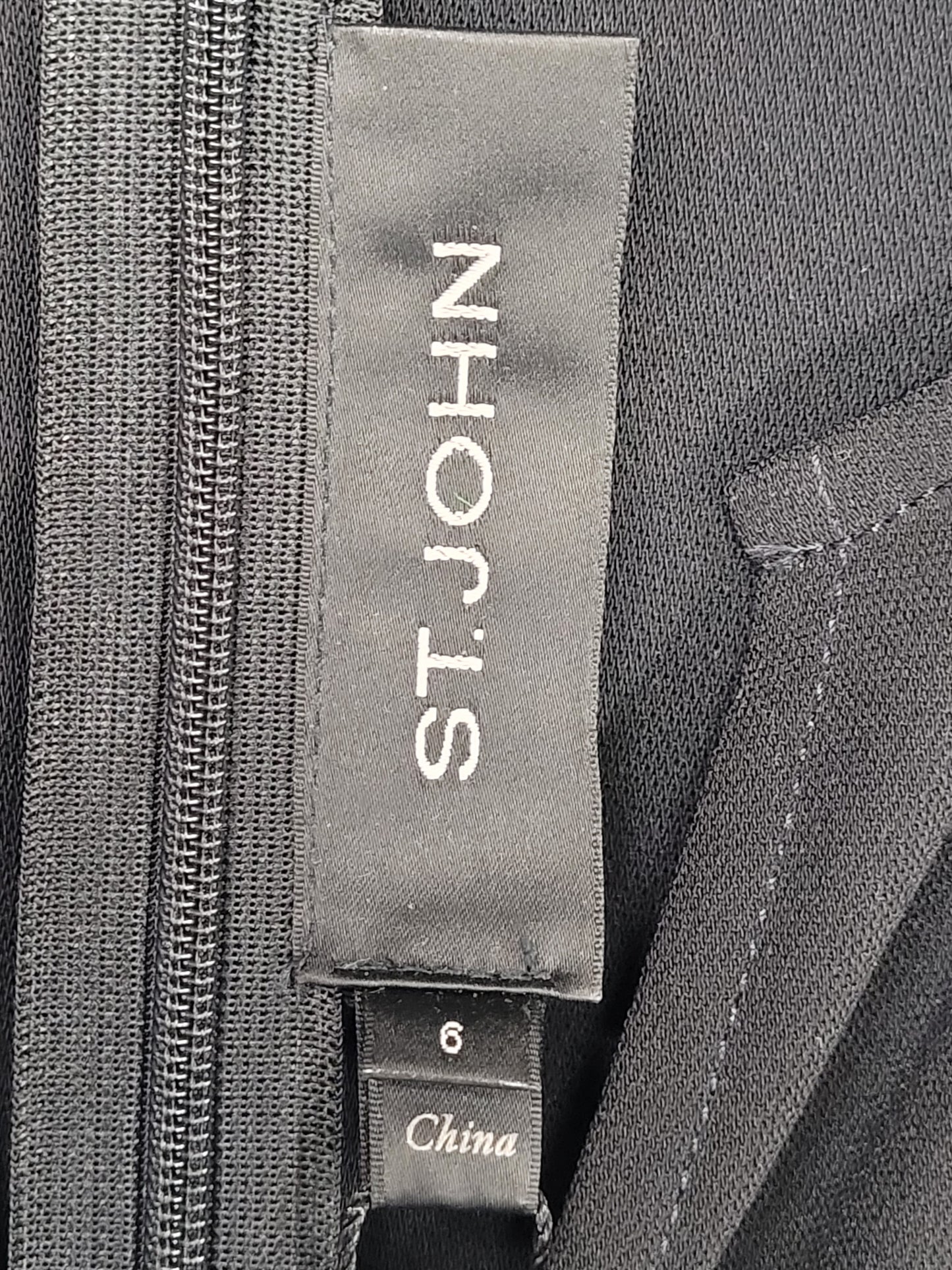 St. John Classic Stretch Cady V-Neck Jumpsuit Romper Black Sz 6 Retail $895