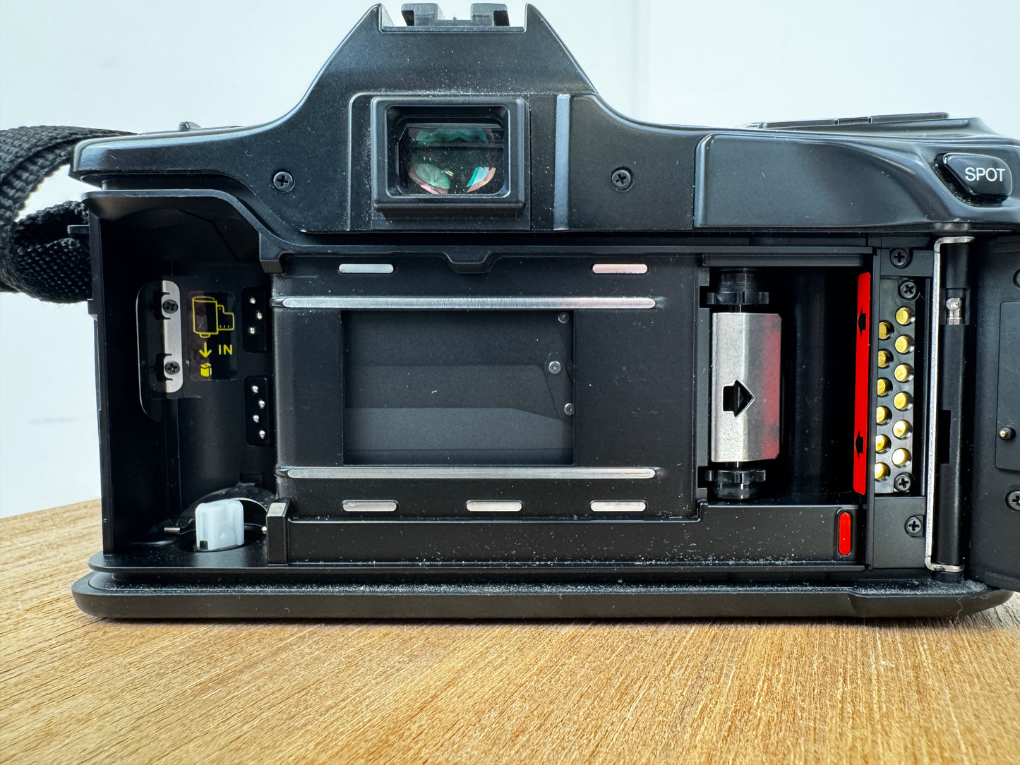 Minolta Dynax 7000i w/ 28-55mm Lens, Portrait/Depth Cards, Manuals & Bag (Untested)