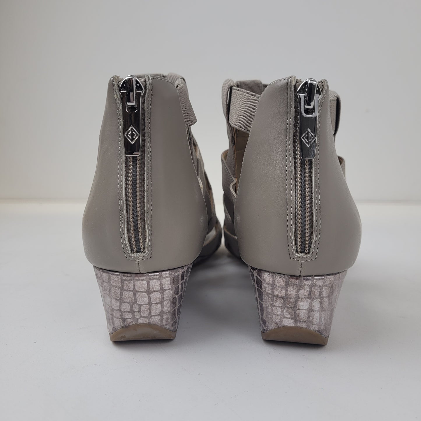 Donald Pliner Grey Veazy Sandal Women's Size 9M Retail $228