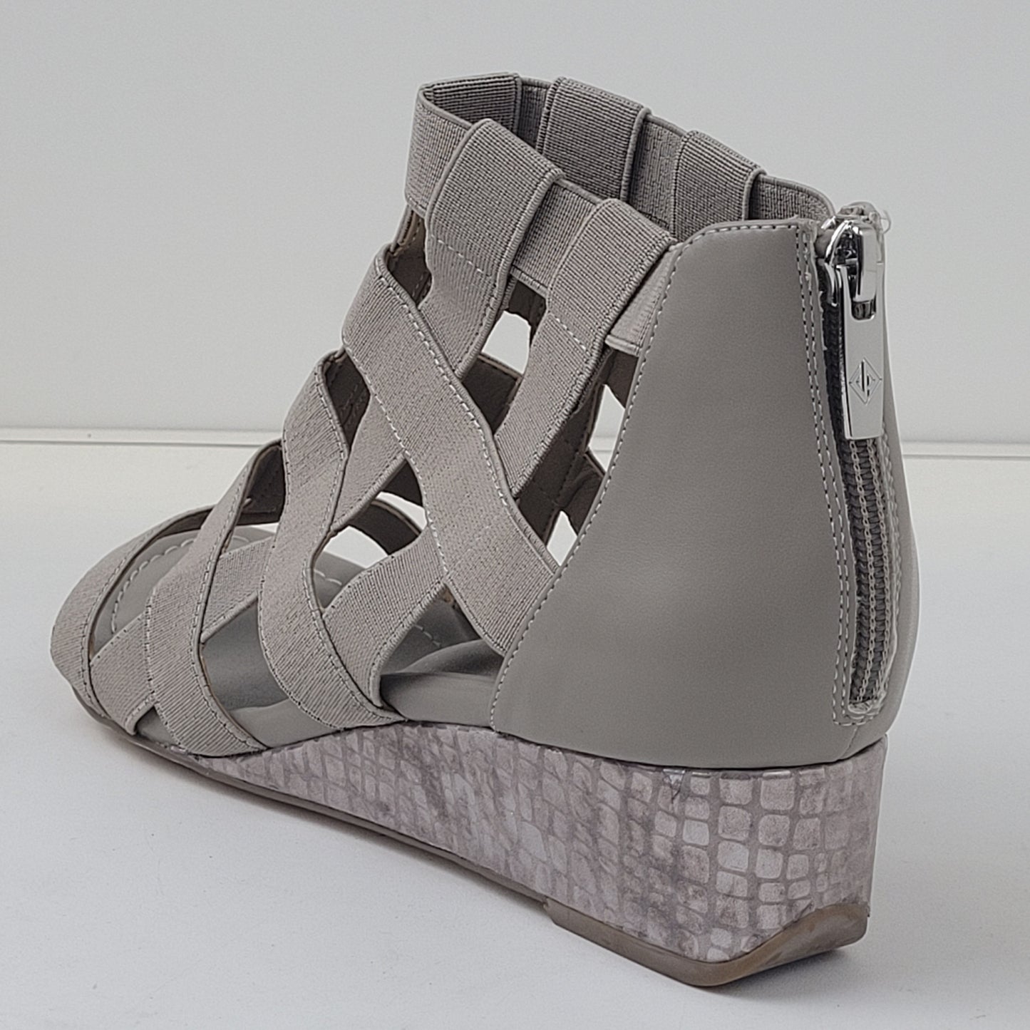 Donald Pliner Grey Veazy Sandal Women's Size 9M Retail $228