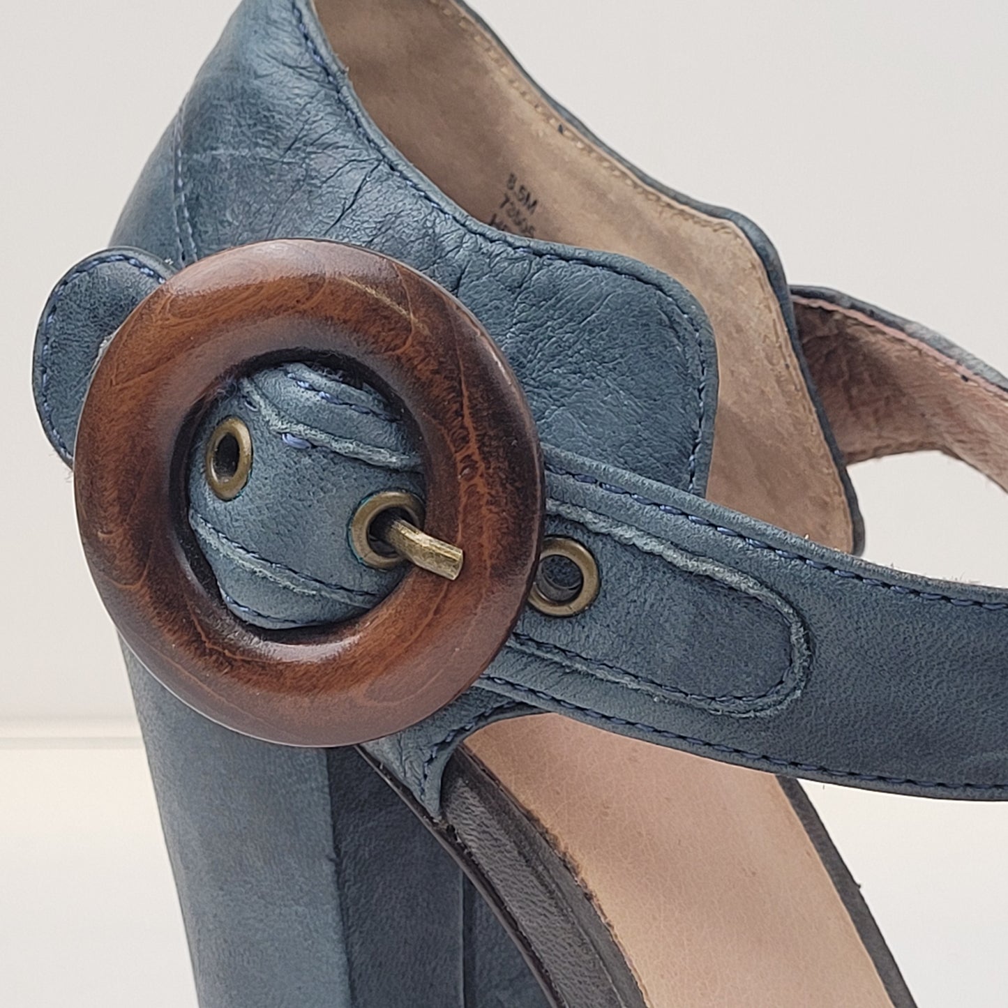 Frye Blue Leather Mary Jane Pumps with Big Wooden Buckle Sz 8 1/2