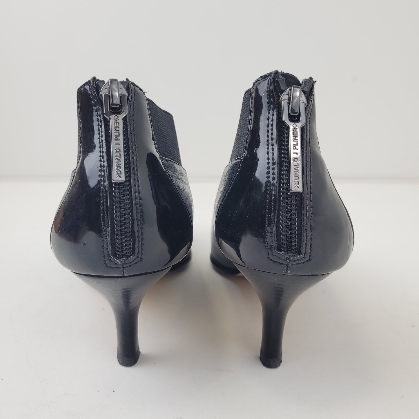 Donald J. Pliner Black Leather Pointed Toe Kitten Heel Shoes Ankle Booties Sz 7M