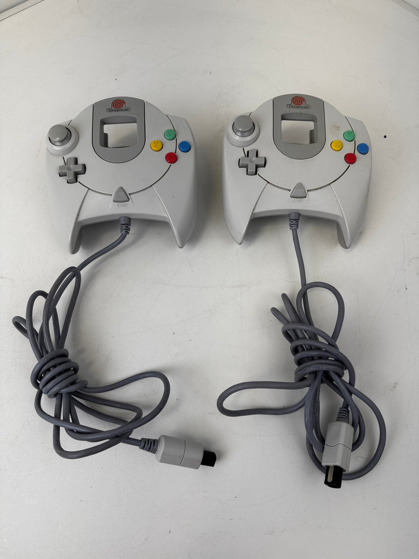 Dreamcast Console W/Controllers & Shenmue/Marvel Vs. Capcom 2/ The House of The Dead 2 (All untested no cords included)