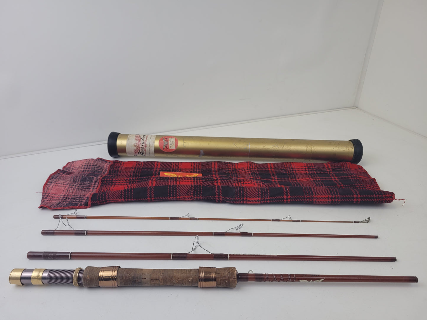 Fenwick 1960s VTG 7 Ft 4-Piece Feralite Fly Rod with Gold Case EUC
