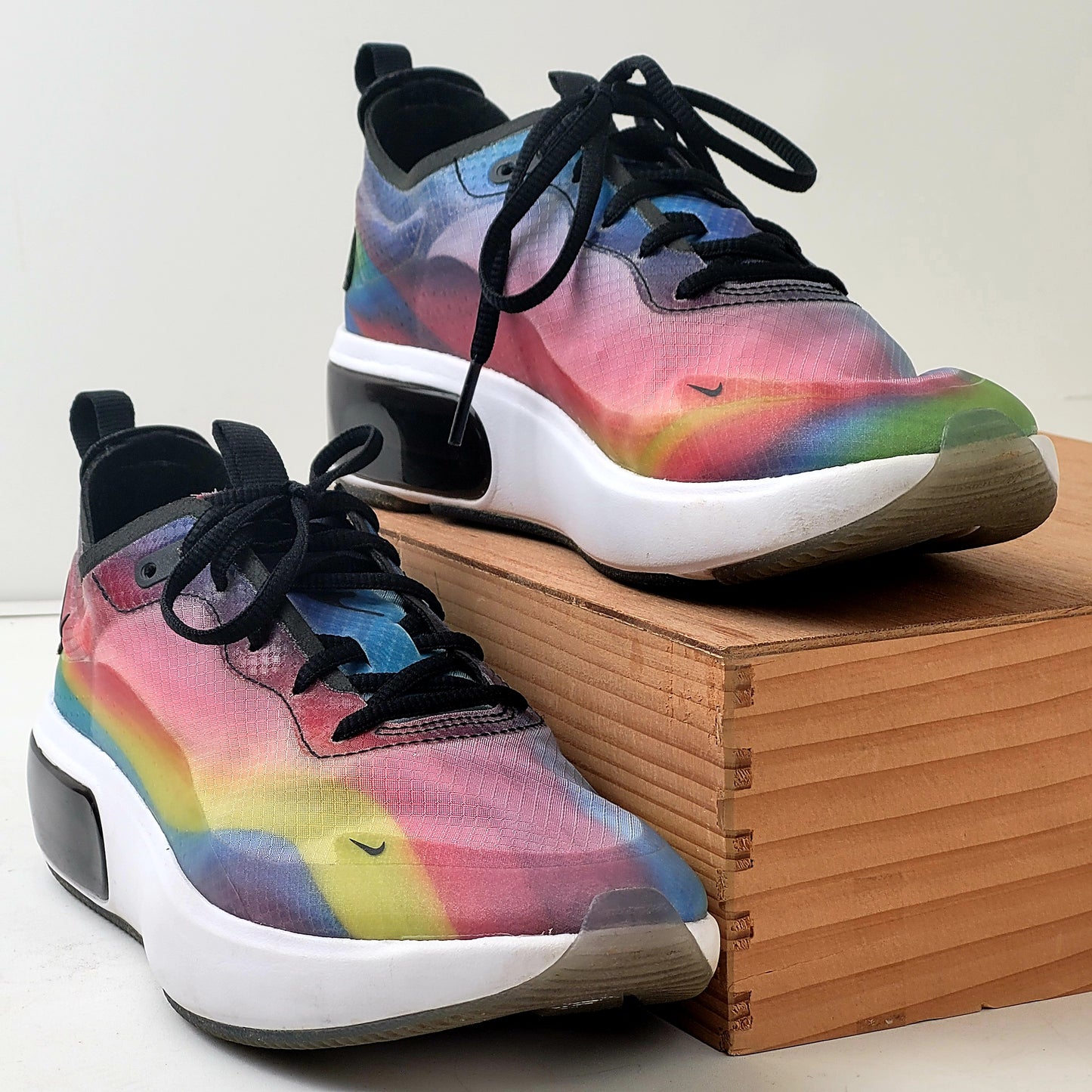 Nike Air Max Dia NRG Rainbow Women's Sz 7.5