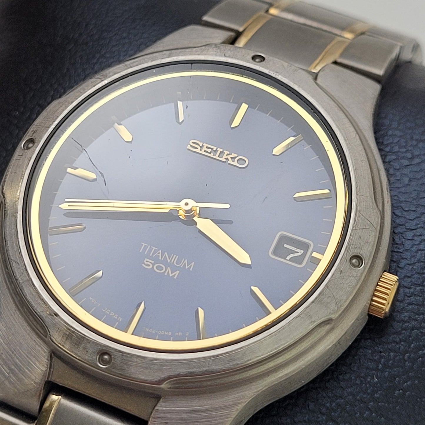 Vintage Seiko Titanium 50 M Silver & Gold Tone Men's Watch 7N42 0XB0 | Working