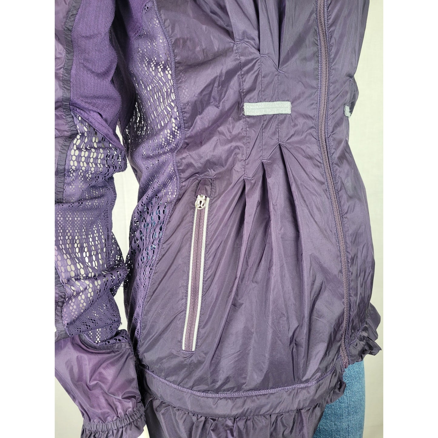 Lululemon Purple Run Wild Jacket Mesh Panels Ruffle Detail Women's Sz 4/6