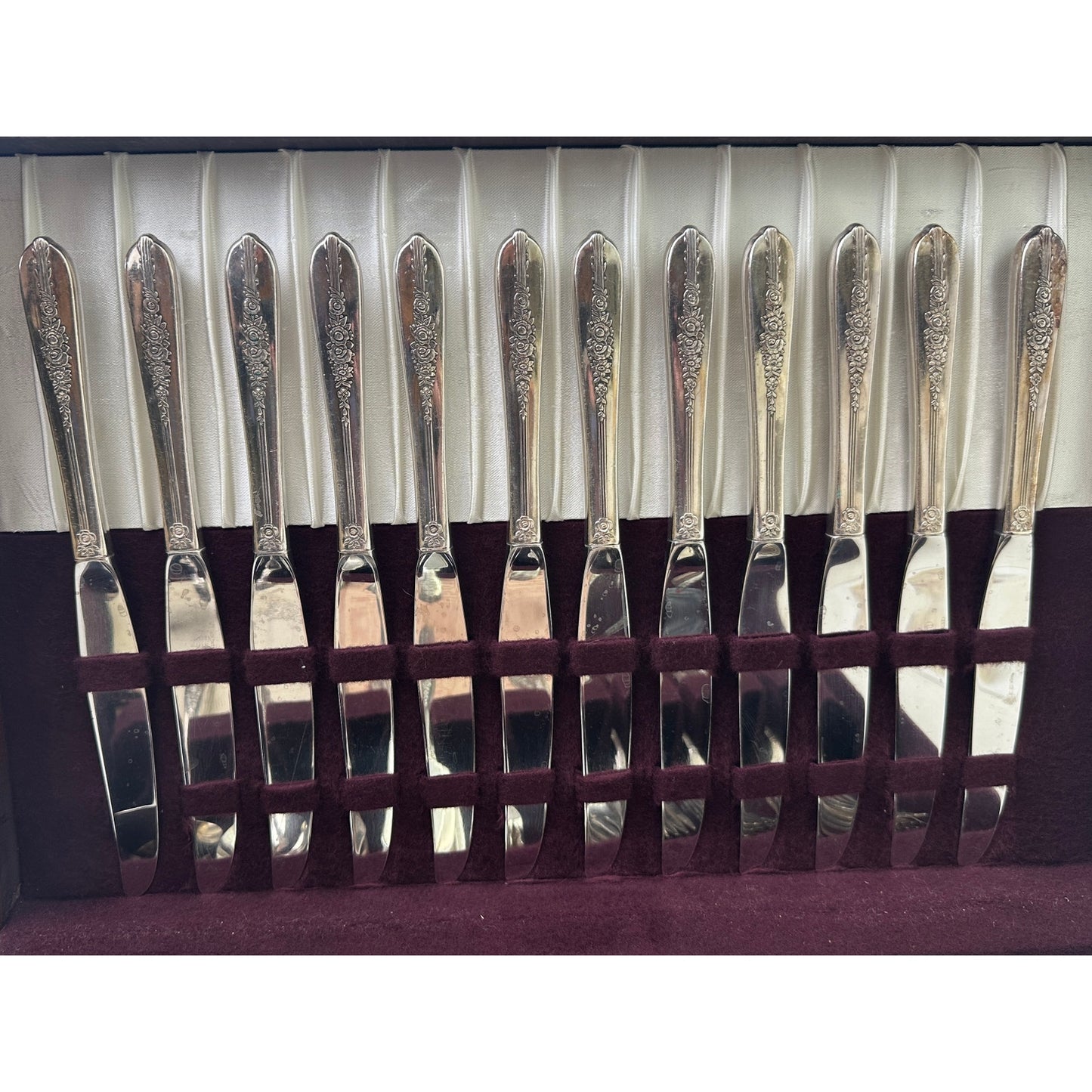 85-Piece Oneida Nobility Plate "Royal Rose" Silverware Set with Wood Chest